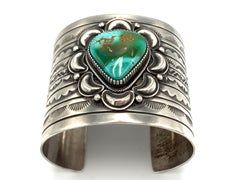Brazalete de plata de ley de grueso calibre con turquesa Royston de Ray Bennett