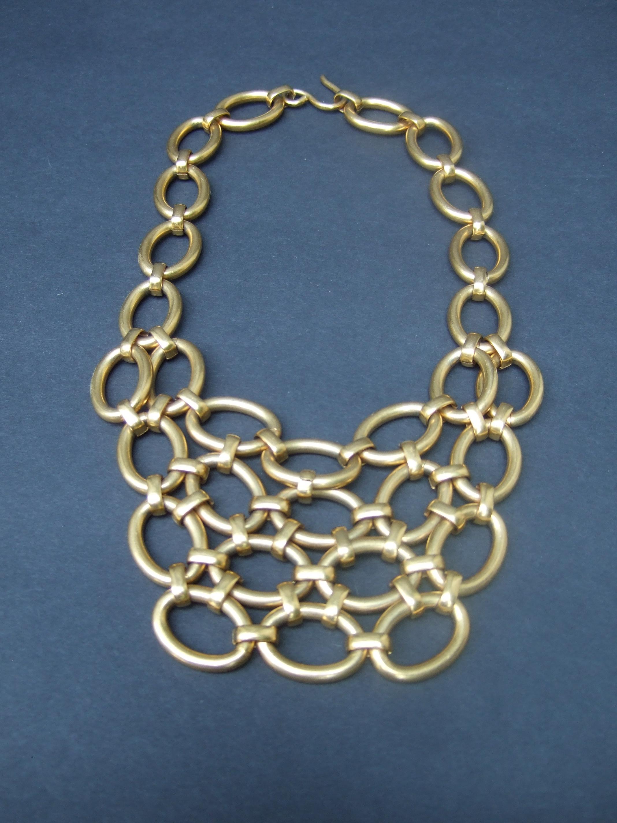 Heavy Gilt Matte Metal Articulated  Statement Necklace c 1990s in vendita 3