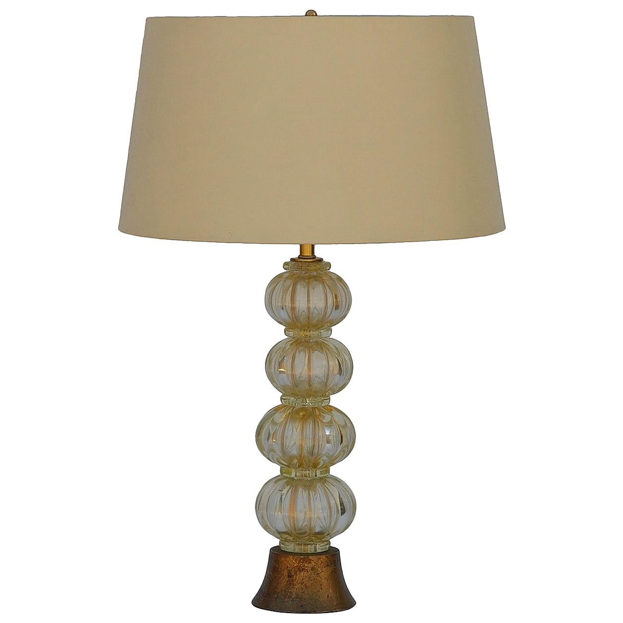 Stehlampe aus vergoldetem Muranoglas mit maßgefertigtem Seidenschirm