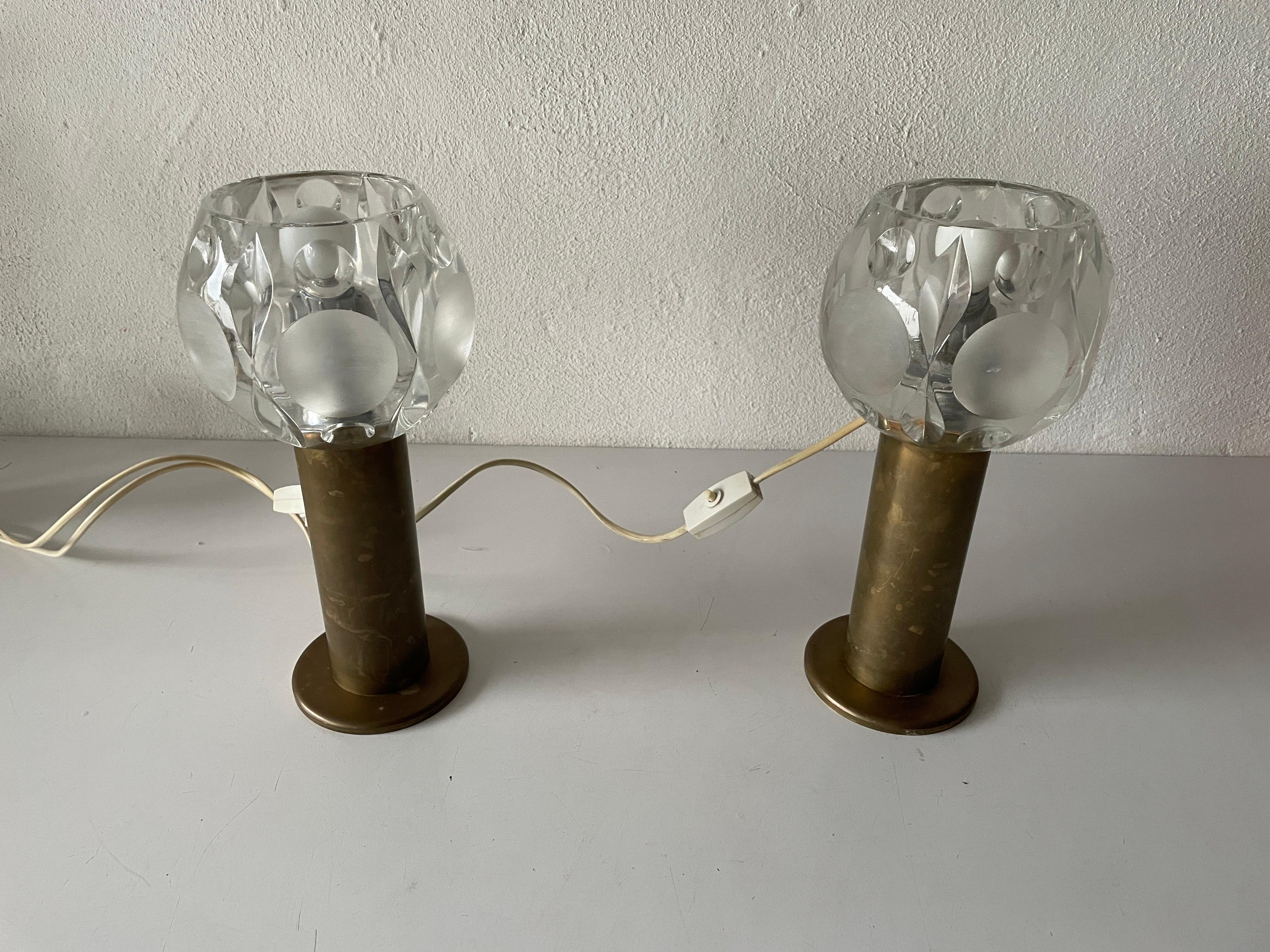 Heavy Glass and Brass Body Pair of Table Lamps by Peill Putzler, 1960s, Germany In Excellent Condition For Sale In Hagenbach, DE