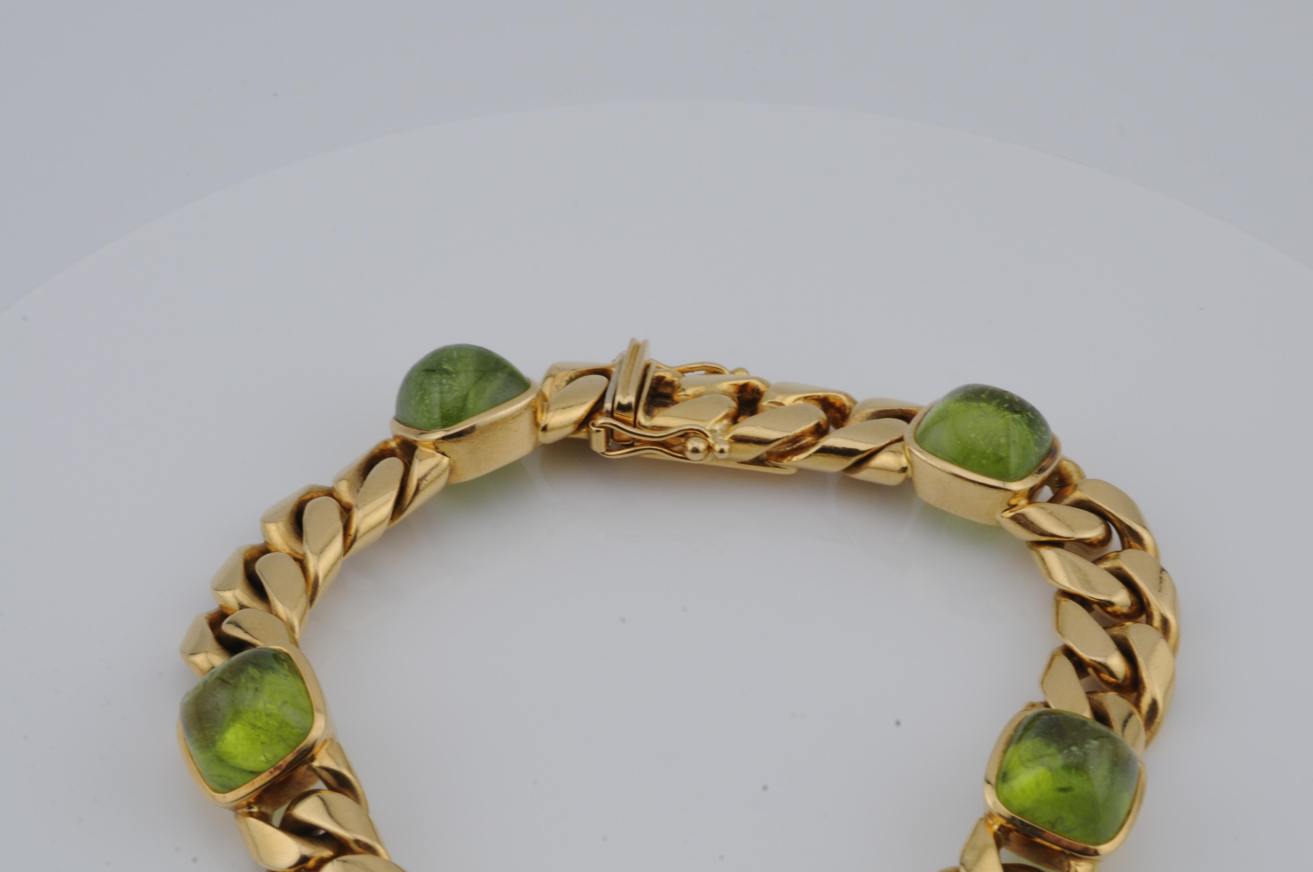 Cabochon Heavy Gold Bracelet 18k Yellow Gold 10ct Peridot WEMPE For Sale