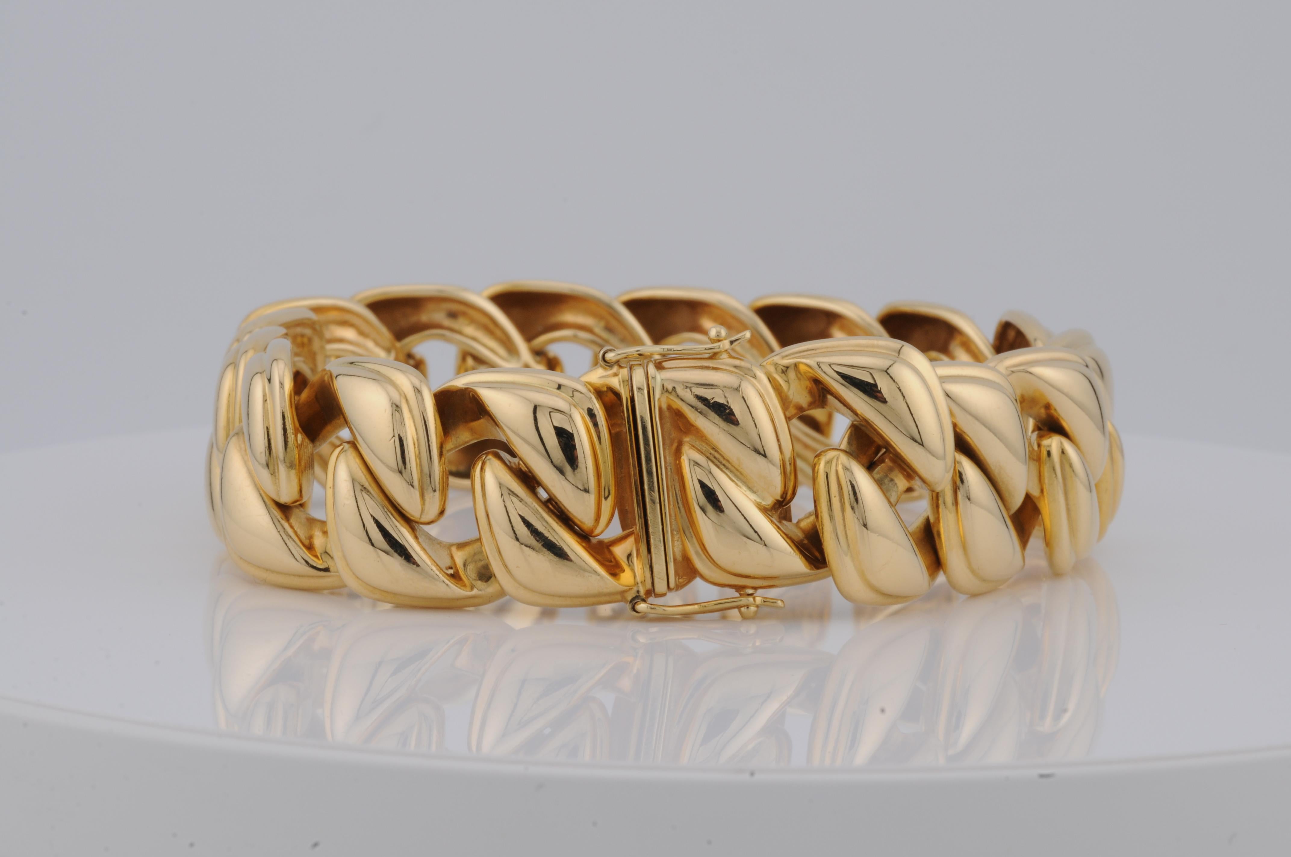 Heavy Gold Bracelet 18k Yellow Gold In Good Condition For Sale In Berlin, BE