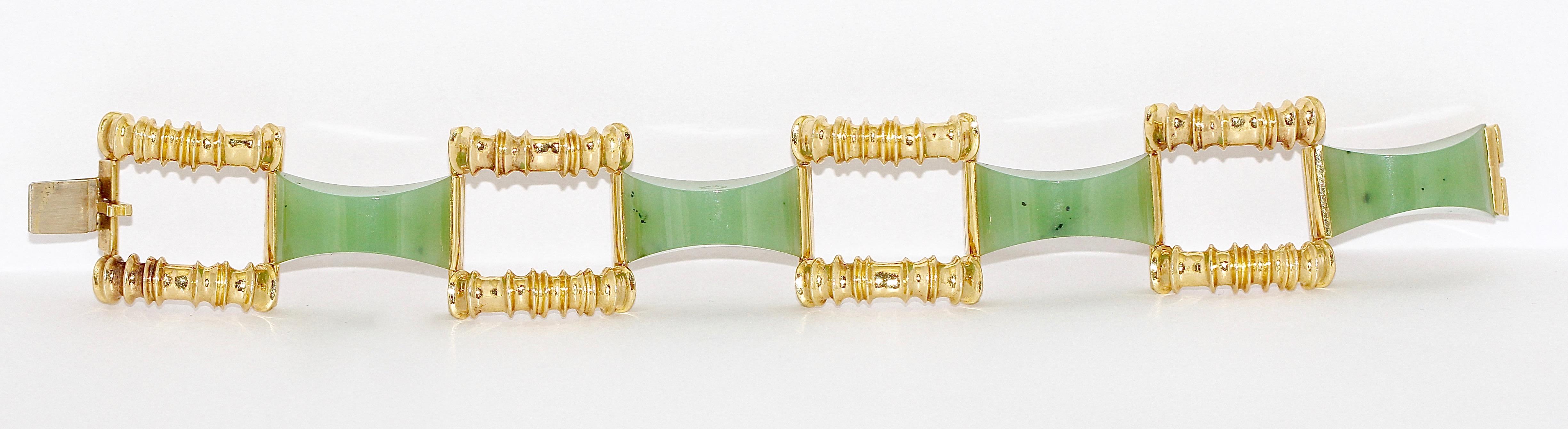 Armband, Armreif aus 18-karätigem Gold, 18 Karat Set mit vier großen Jade (Rundschliff) im Angebot