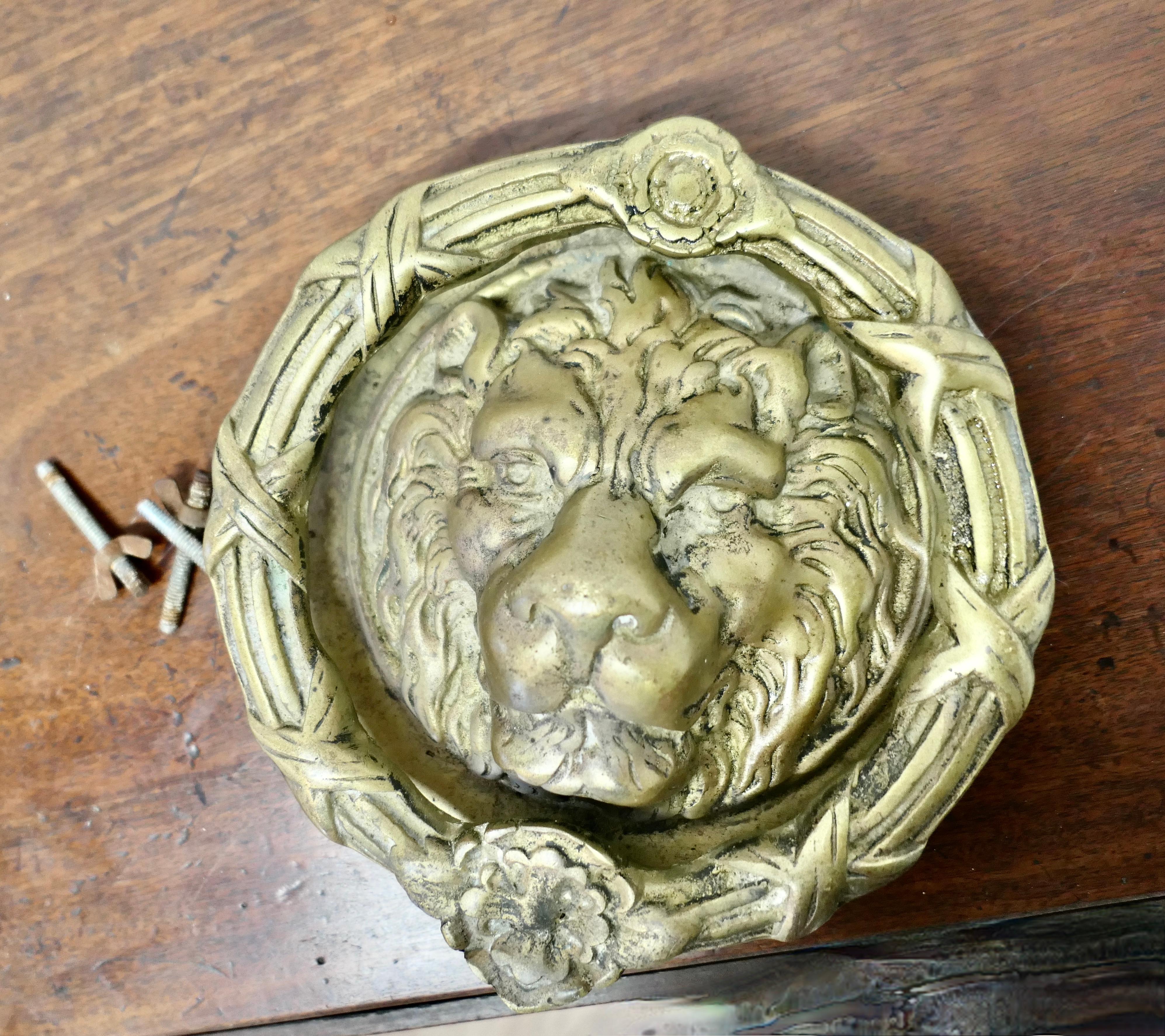 Heavy Gothic Lion’s Mask Brass Door Knocker For Sale 2