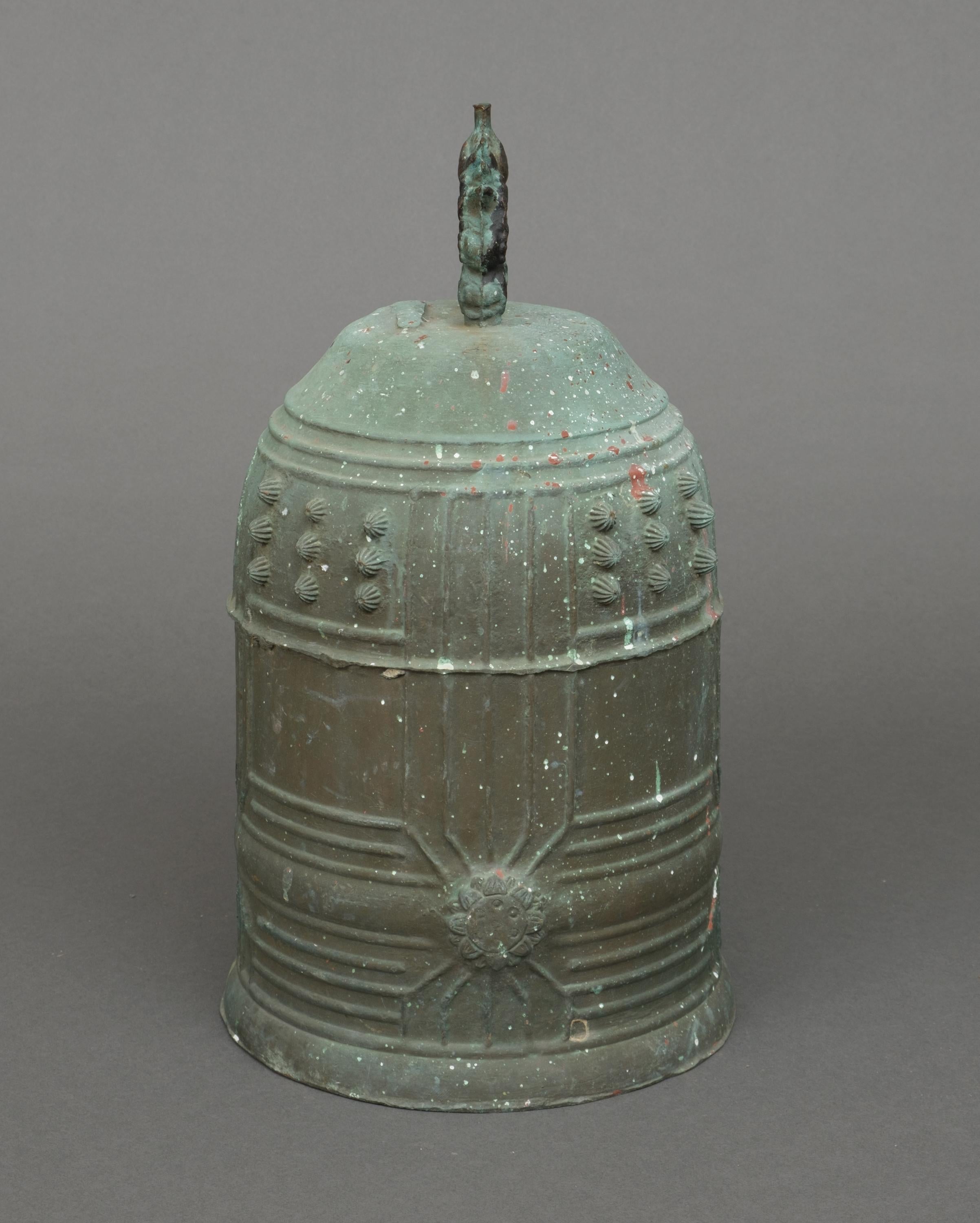 Bronze Heavy, Japanese bronze temple bell 梵鐘 (bonshô) of traditional shape For Sale