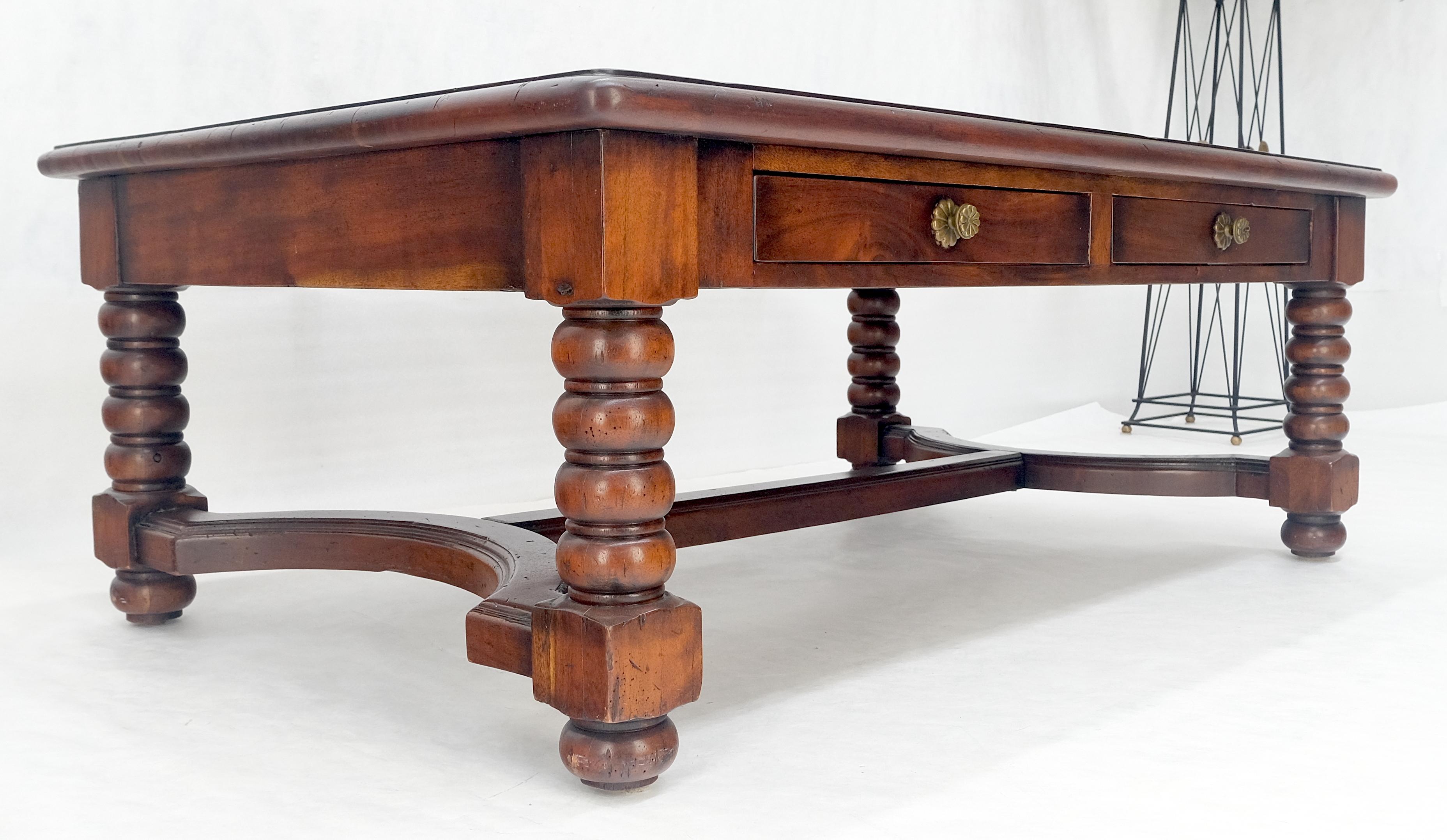 Mesa de centro italiana de caoba maciza 30x54 colonial española con cajón en venta 2