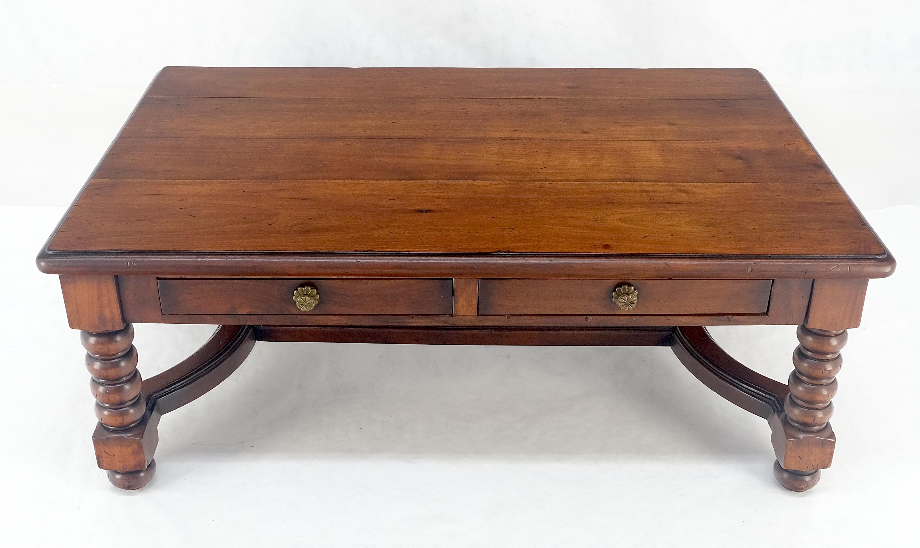 Mesa de centro italiana de caoba maciza 30x54 colonial española con cajón en venta 5