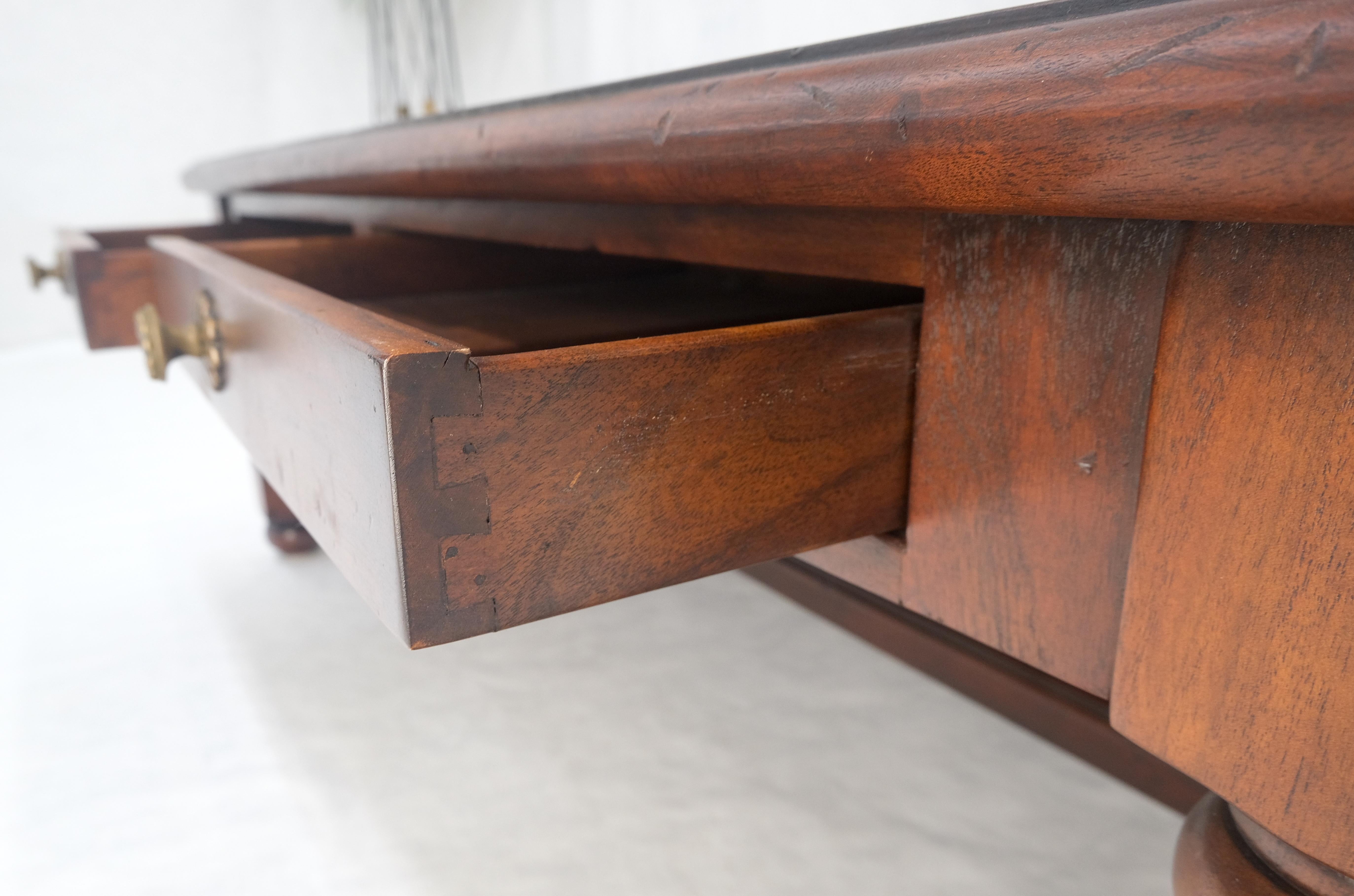 Mesa de centro italiana de caoba maciza 30x54 colonial española con cajón Estadounidense en venta