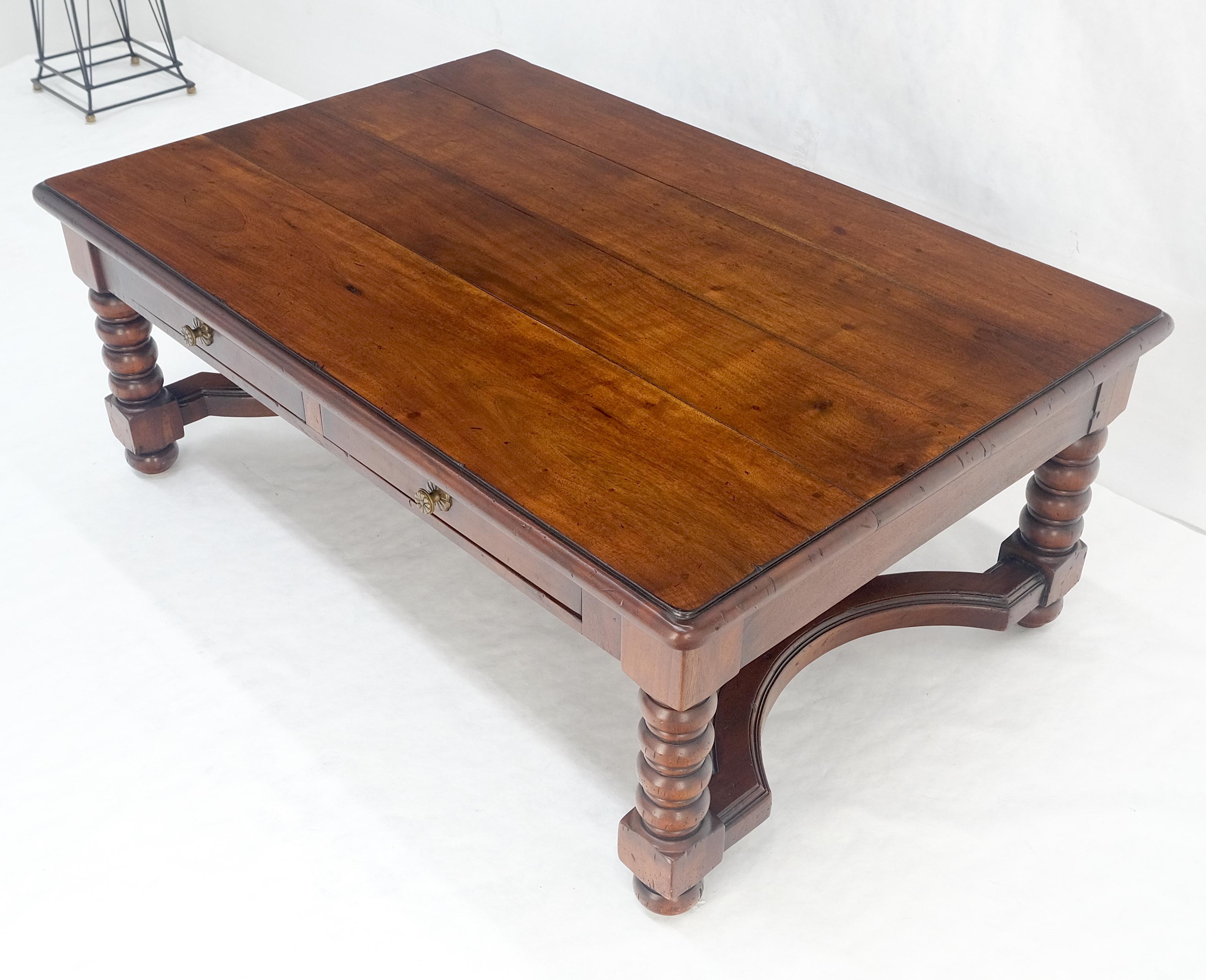 Mesa de centro italiana de caoba maciza 30x54 colonial española con cajón en Bueno estado para la venta en Rockaway, NJ