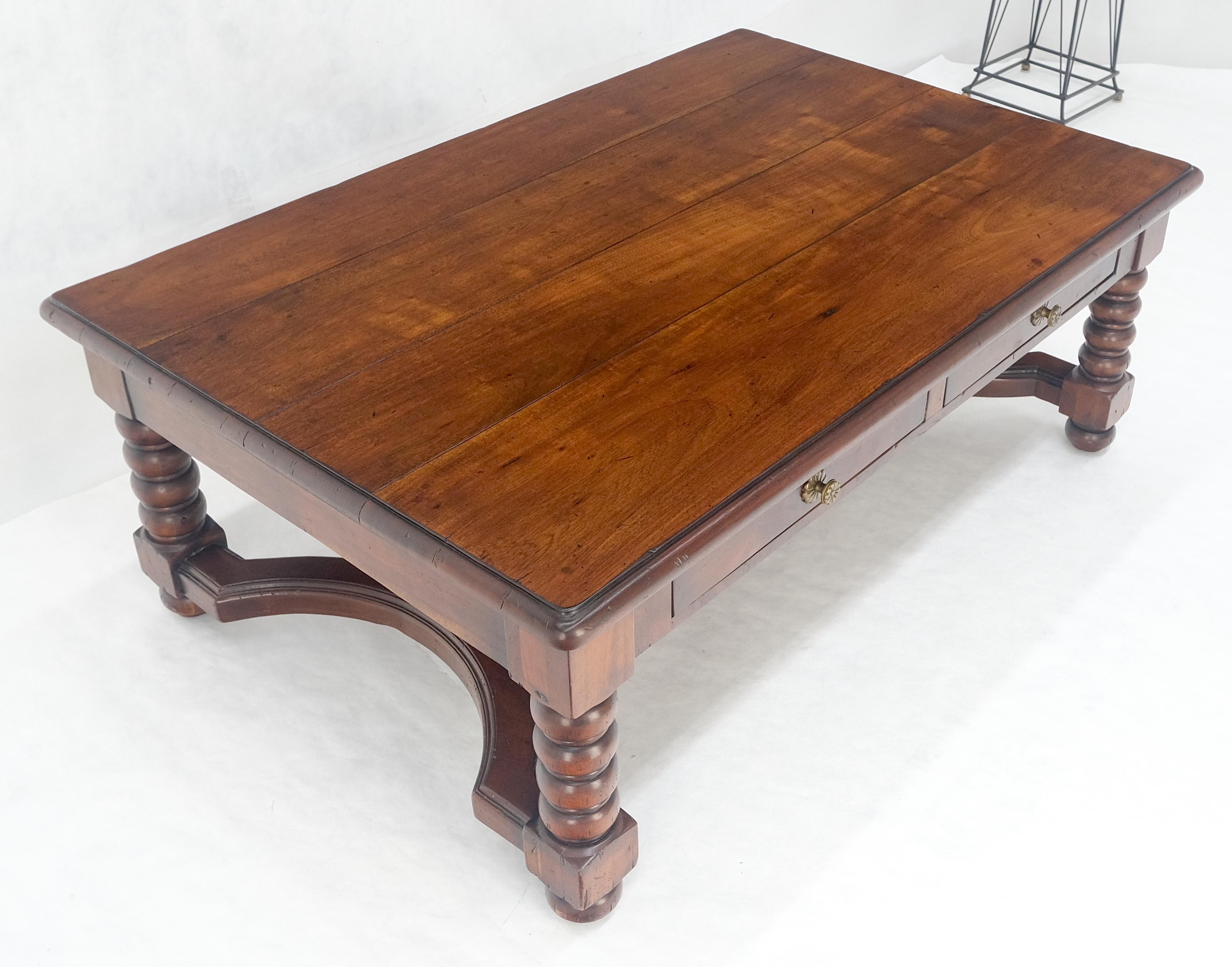 Mesa de centro italiana de caoba maciza 30x54 colonial española con cajón en venta 1