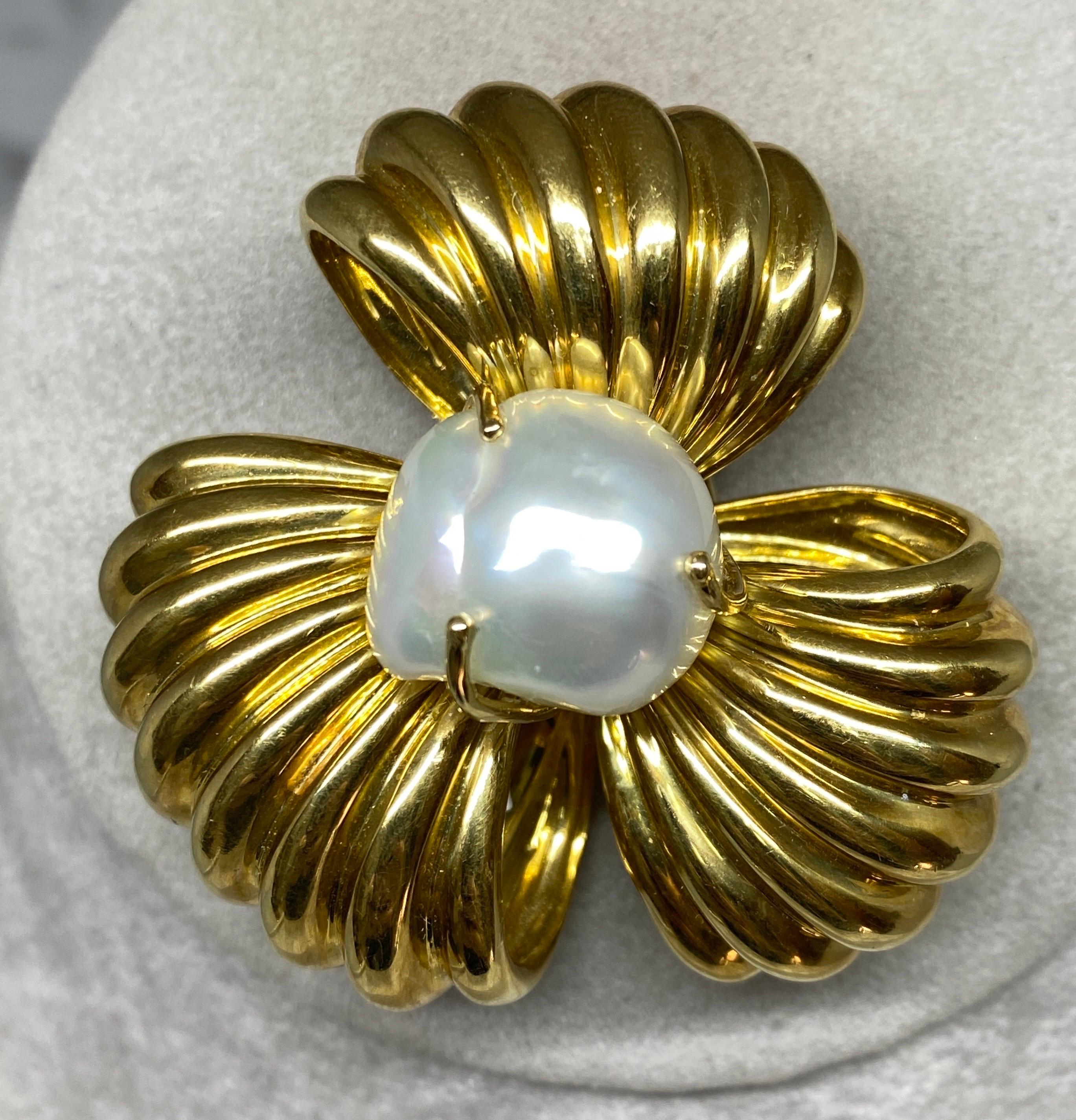 Heavy Large White Baroque Pearl 18k Yellow Gold Bow Ribbon Brooch, Pin  For Sale 6