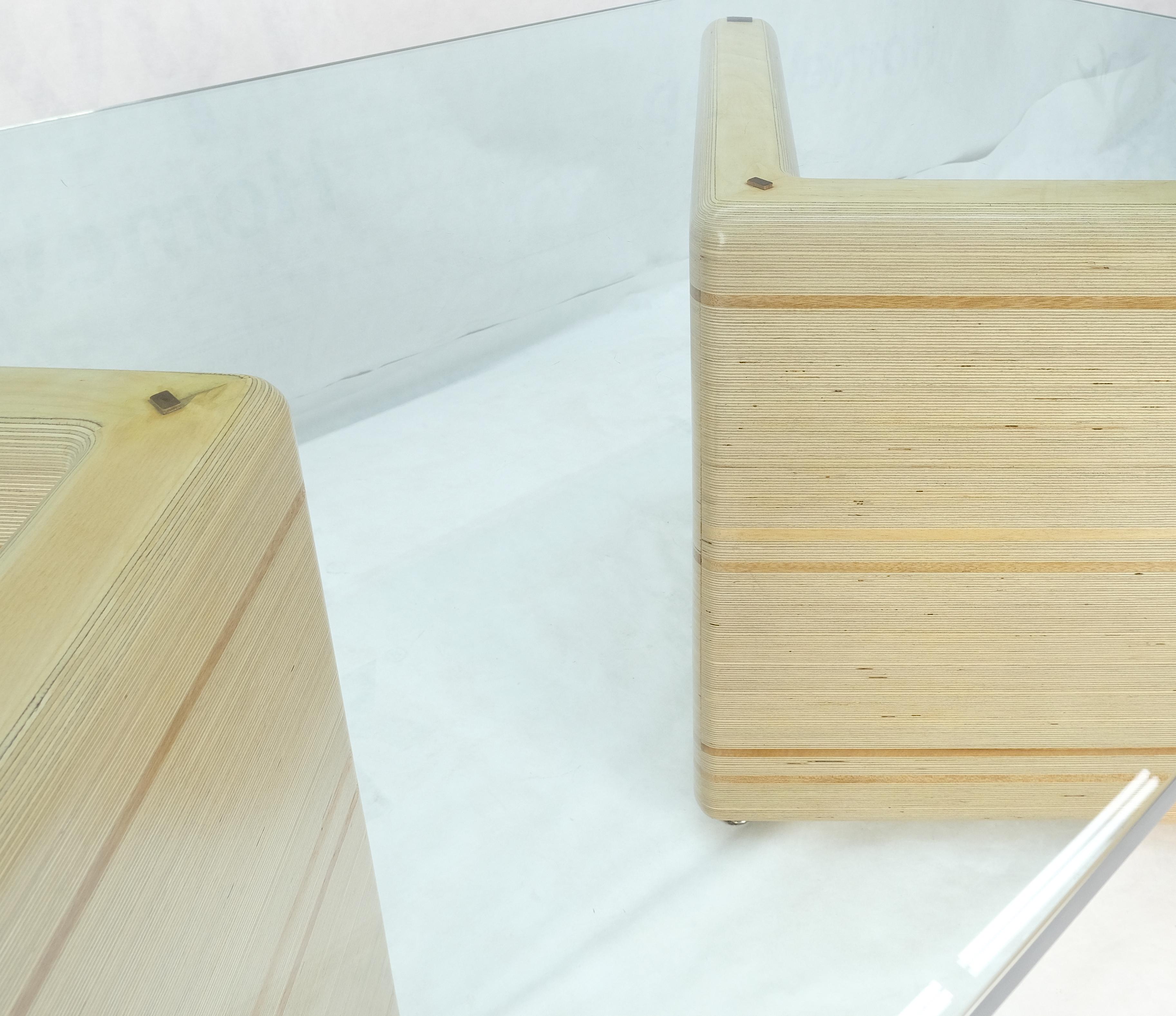 Madera contrachapada de capas gruesas y fresada Base en forma de V de mediados de siglo Tapa de cristal de 3/4