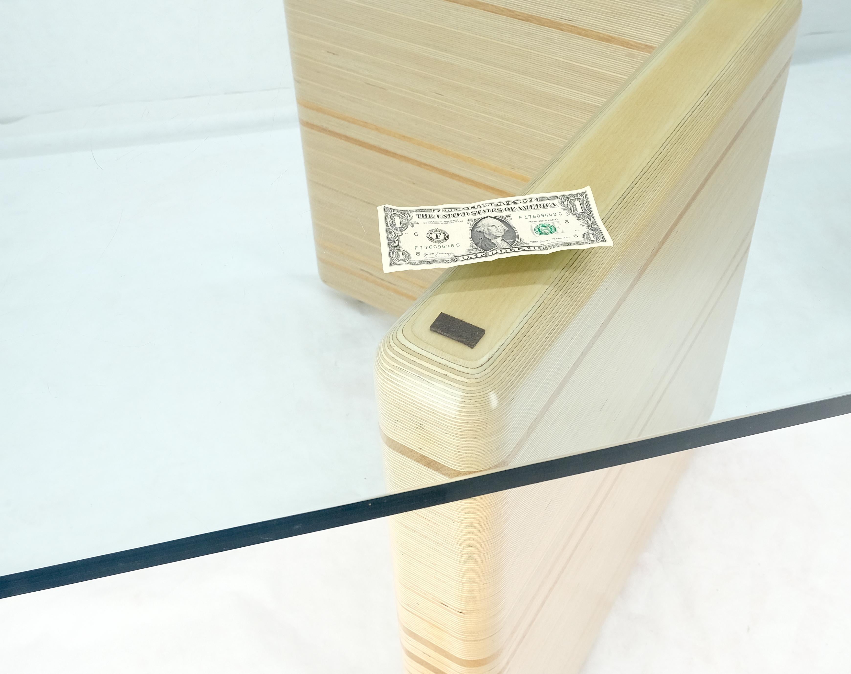Madera contrachapada de capas gruesas y fresada Base en forma de V de mediados de siglo Tapa de cristal de 3/4