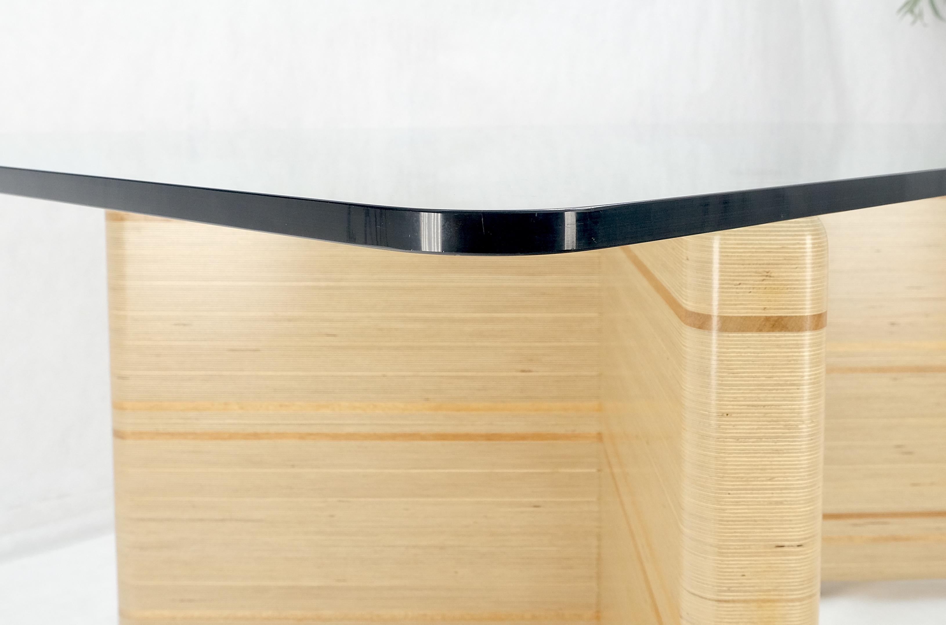 Madera contrachapada de capas gruesas y fresada Base en forma de V de mediados de siglo Tapa de cristal de 3/4