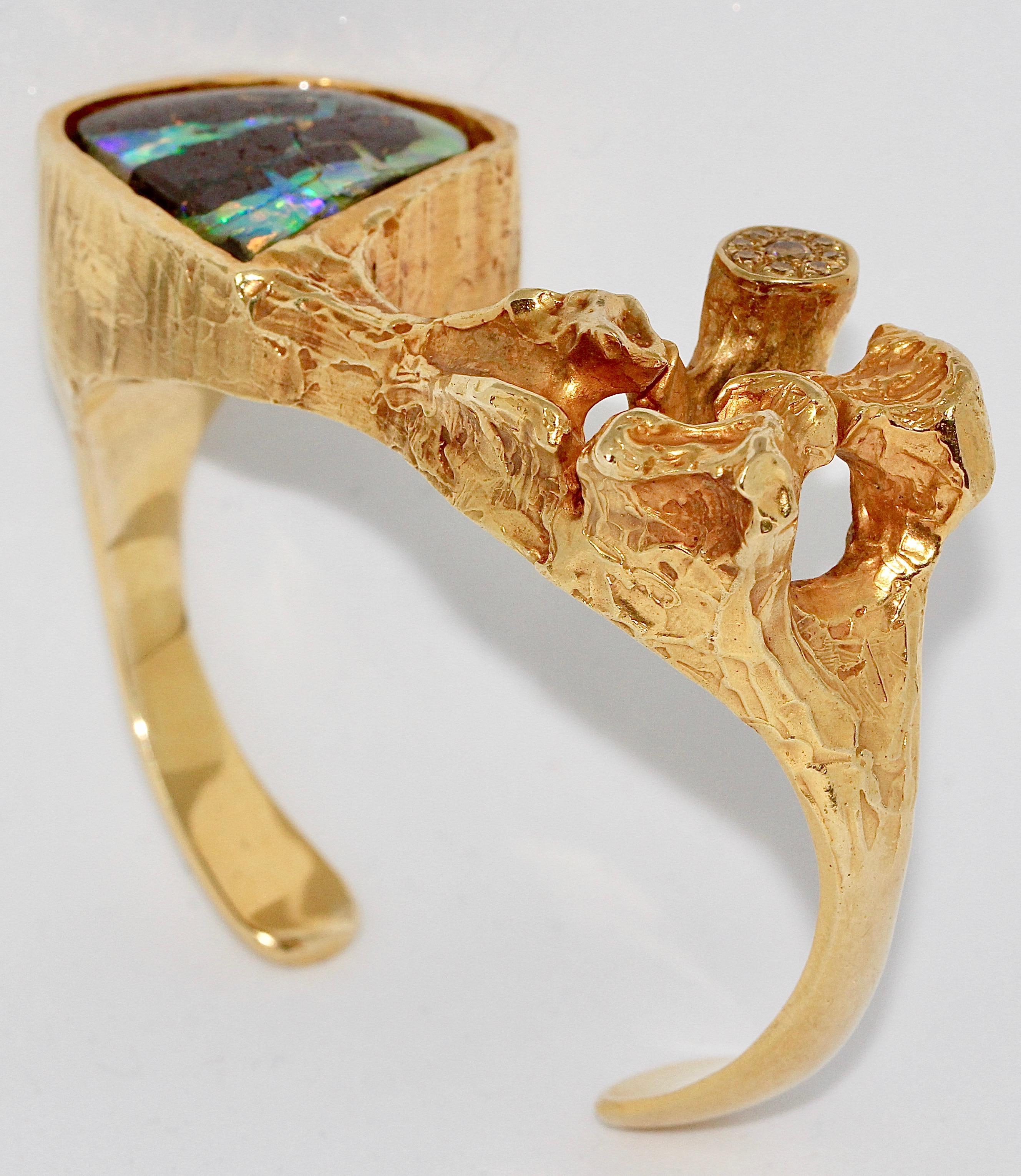 Bracelet jonc lourd et massif en or 14 carats, avec opale naturelle et diamants Pour femmes en vente