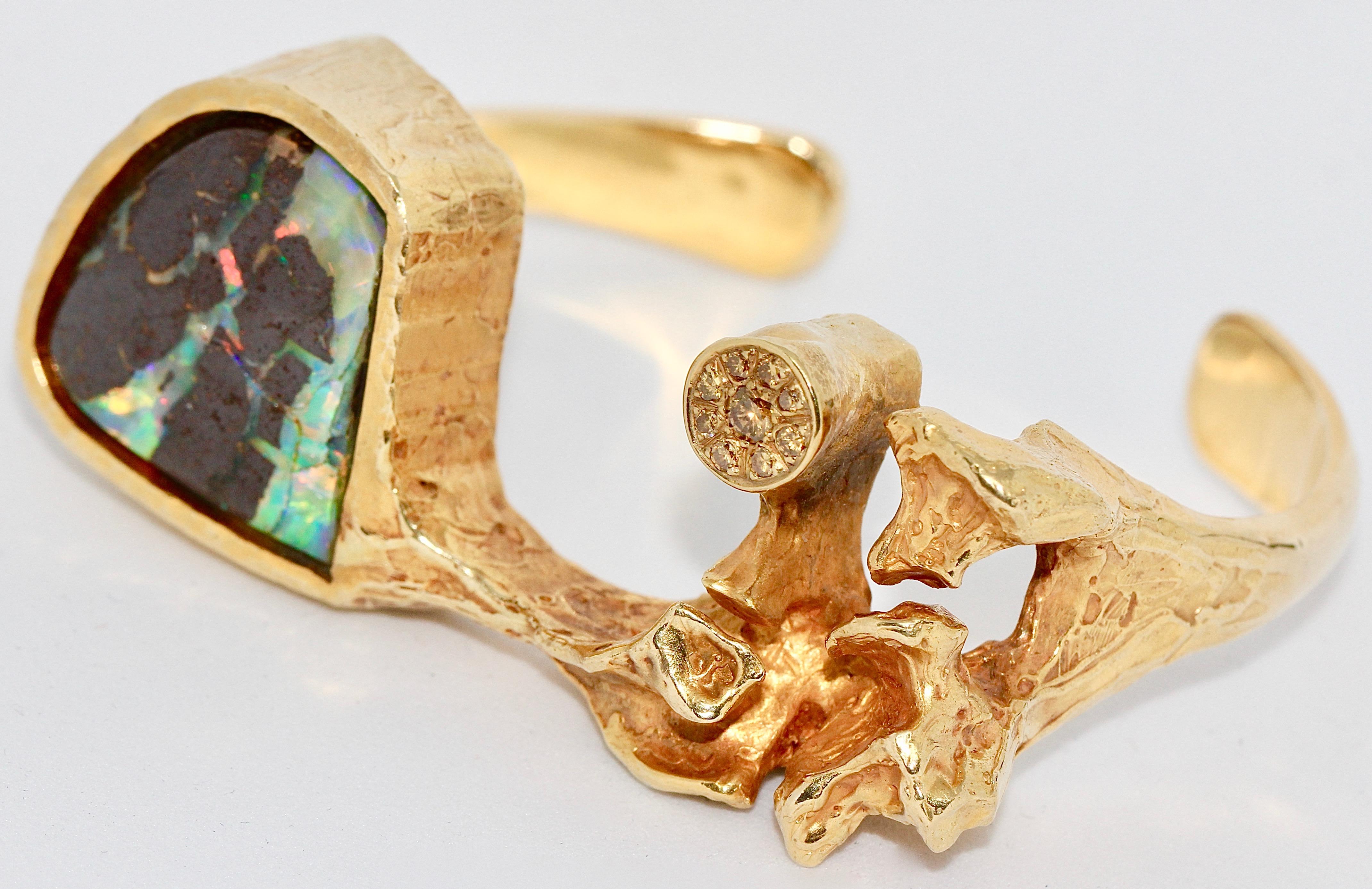 Armreif, massiver Armreif, 14 Karat Gold, mit natürlichem Opal und Diamanten im Angebot 1