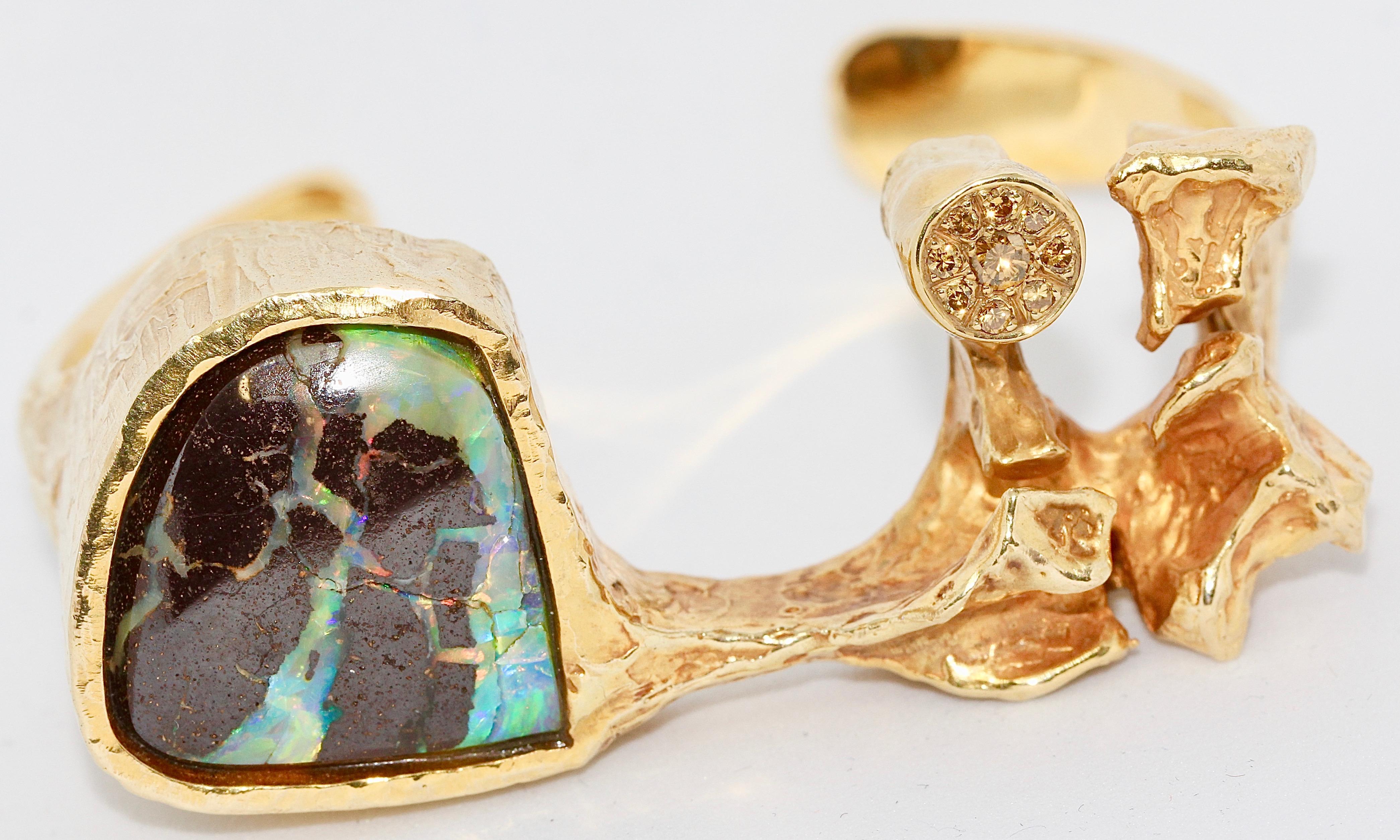 Bracelet jonc lourd et massif en or 14 carats, avec opale naturelle et diamants en vente 3