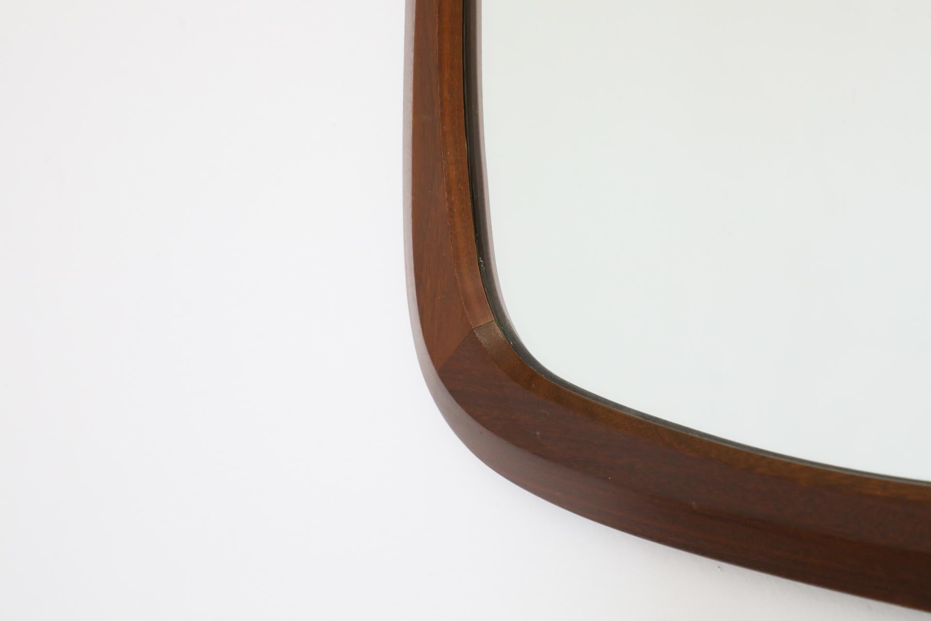 Schwere Ateljé Glas & Trä Stil geschnitzt Teakholz organische Form Spiegel Mid-Century im Angebot 4