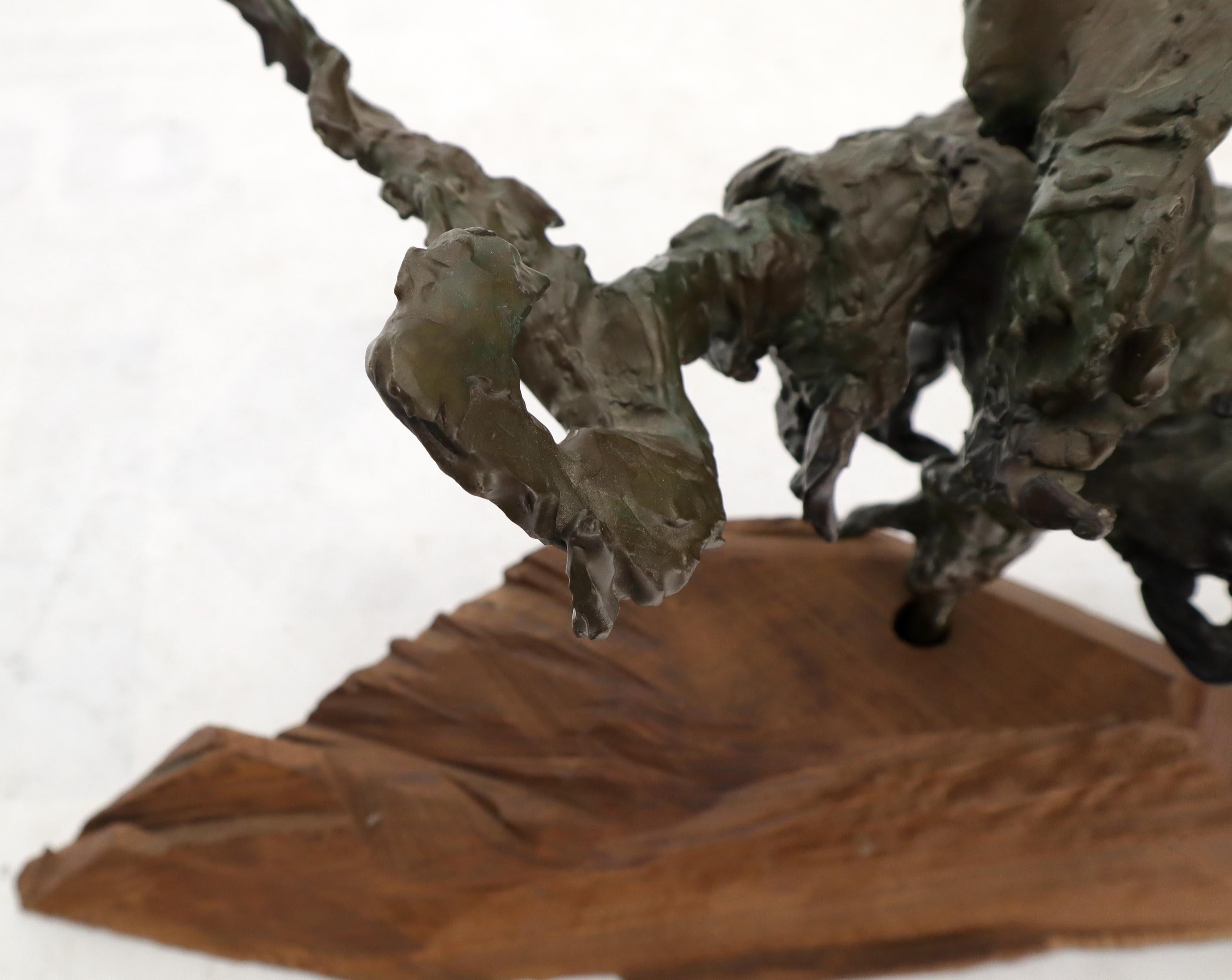 Scultura astratta in bronzo fuso di metà secolo moderno con supporto in vendita 5