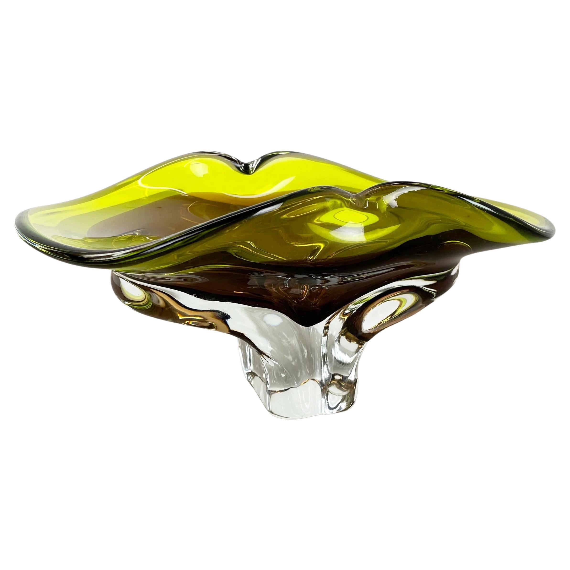 Heavy Multicolor Murano Glass "Centerpiece" Bowl Shell Element Murano Italy 1970