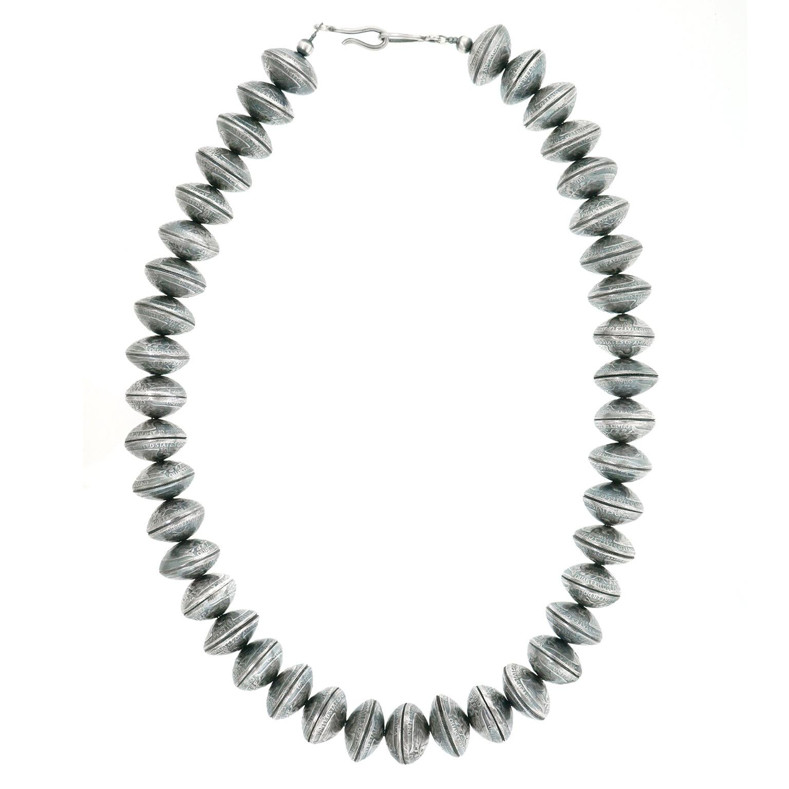 Collier de perles Navajo lourd, pièce d'argent Unisexe en vente