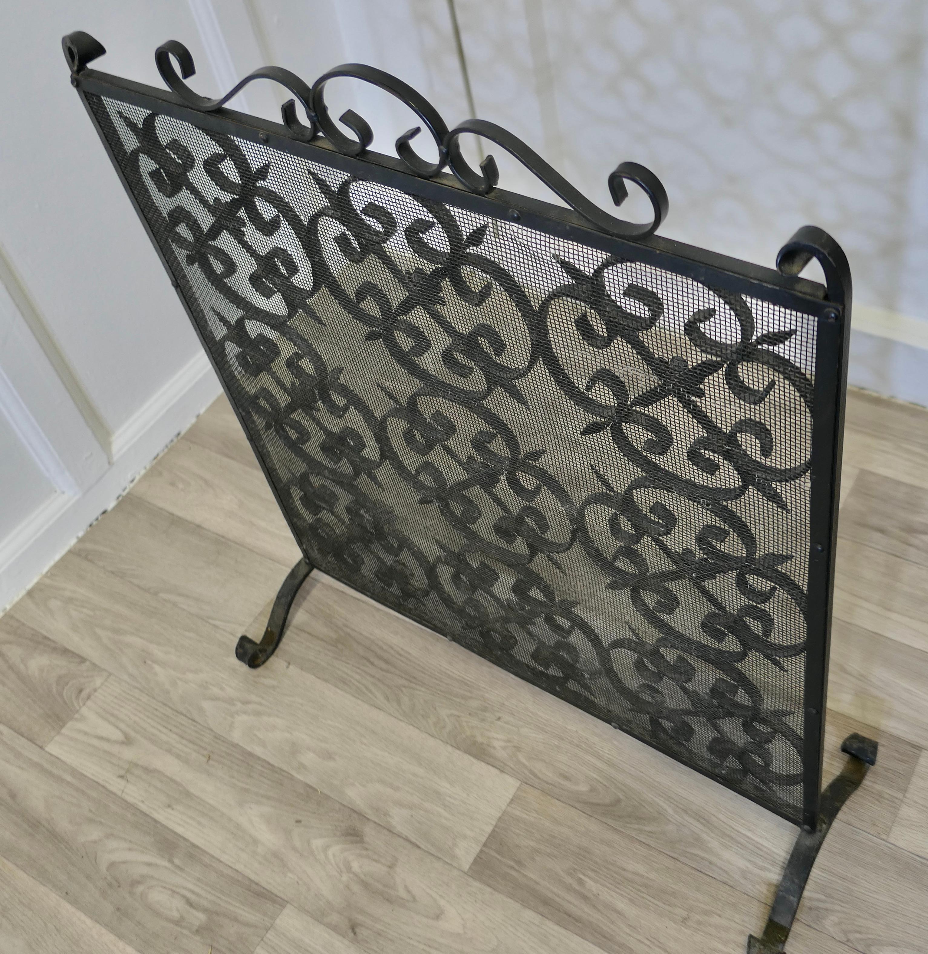 Heavy Old Gothic Wrought Iron Fire Screen  This is a very attractive piece 1