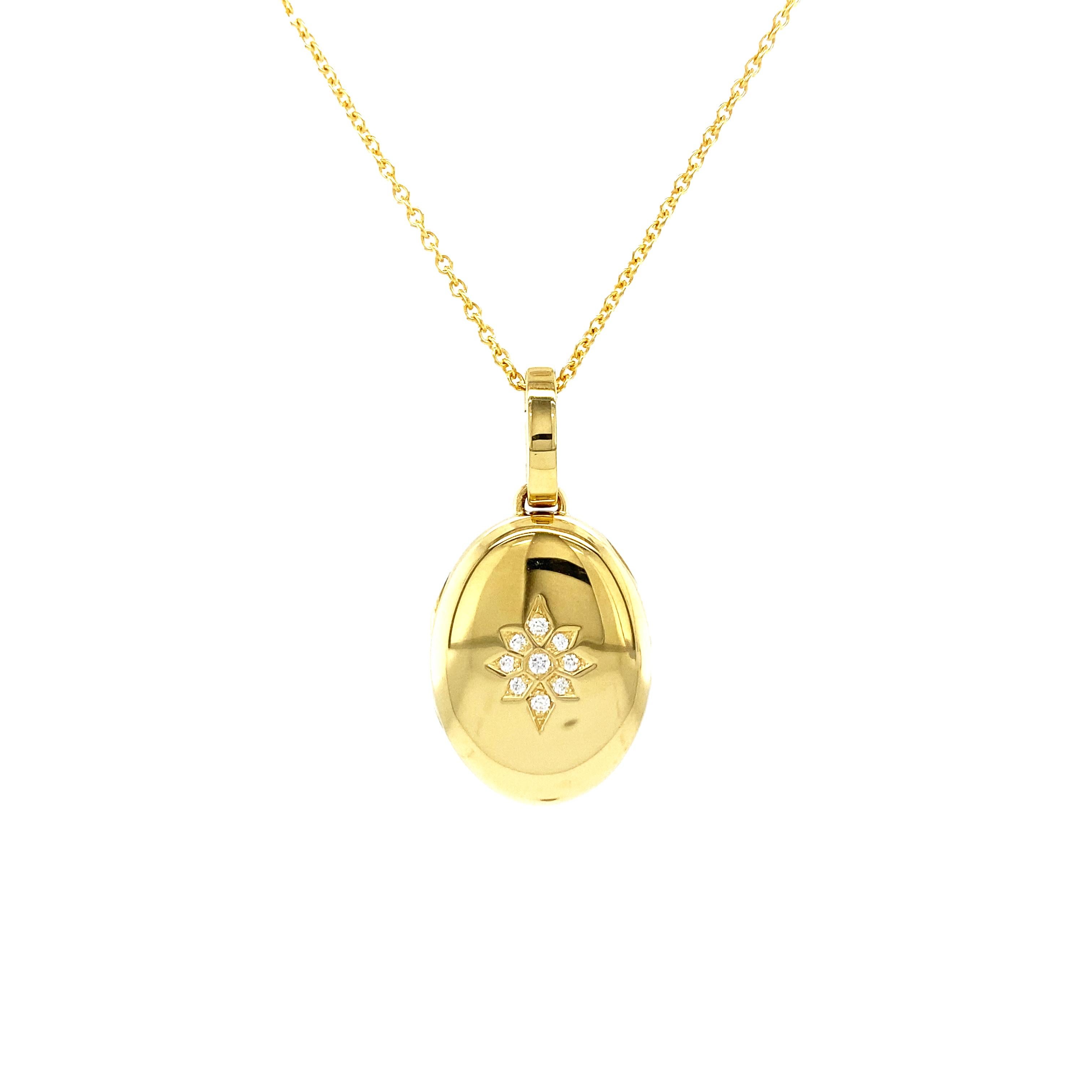 Heavy Oval Locket Pendant Necklace 18k Yellow Gold  Star Motif with 9 Diamonds In New Condition For Sale In Pforzheim, DE