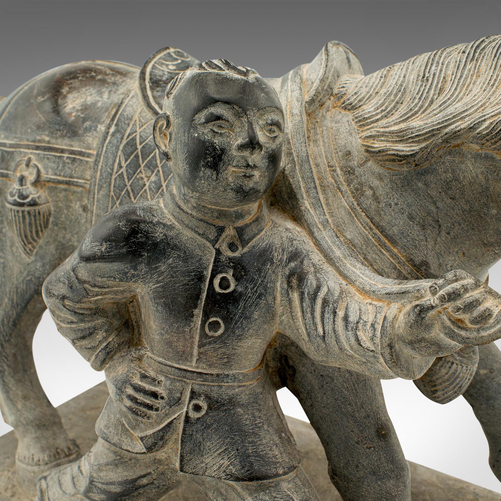 Coppia di figure di cavalli d'epoca, pietra orientale, ornamento da caminetto, fermalibri in vendita 1