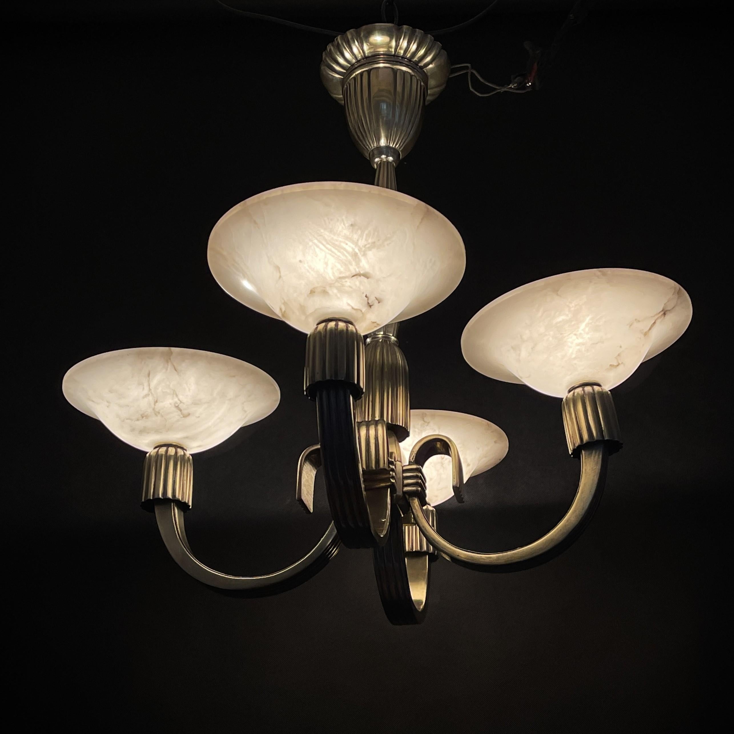 Heavy Petitot Art Deco Chandelier Hanging Bronze Lamp, Alabaster, 1930s In Good Condition For Sale In Saarburg, RP