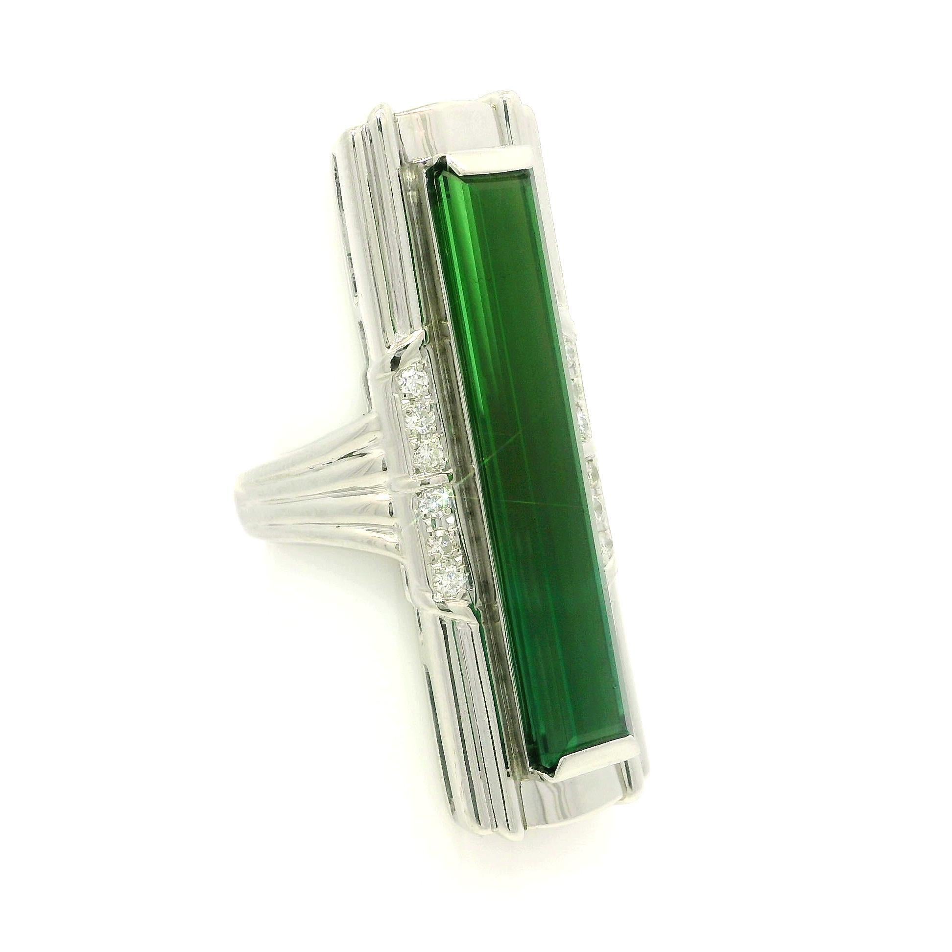 Anello in platino pesante GIA 9,03ct rettangolare lungo con tormalina Greene & Greene e diamanti in vendita 6