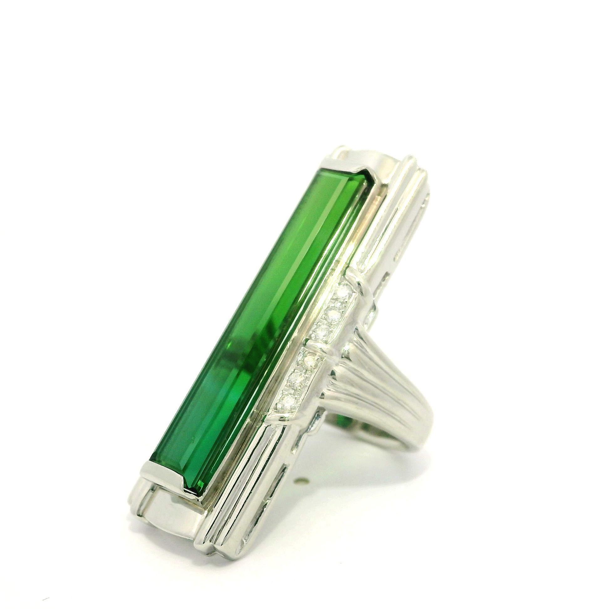 Anello in platino pesante GIA 9,03ct rettangolare lungo con tormalina Greene & Greene e diamanti In condizioni ottime in vendita a Montclair, NJ