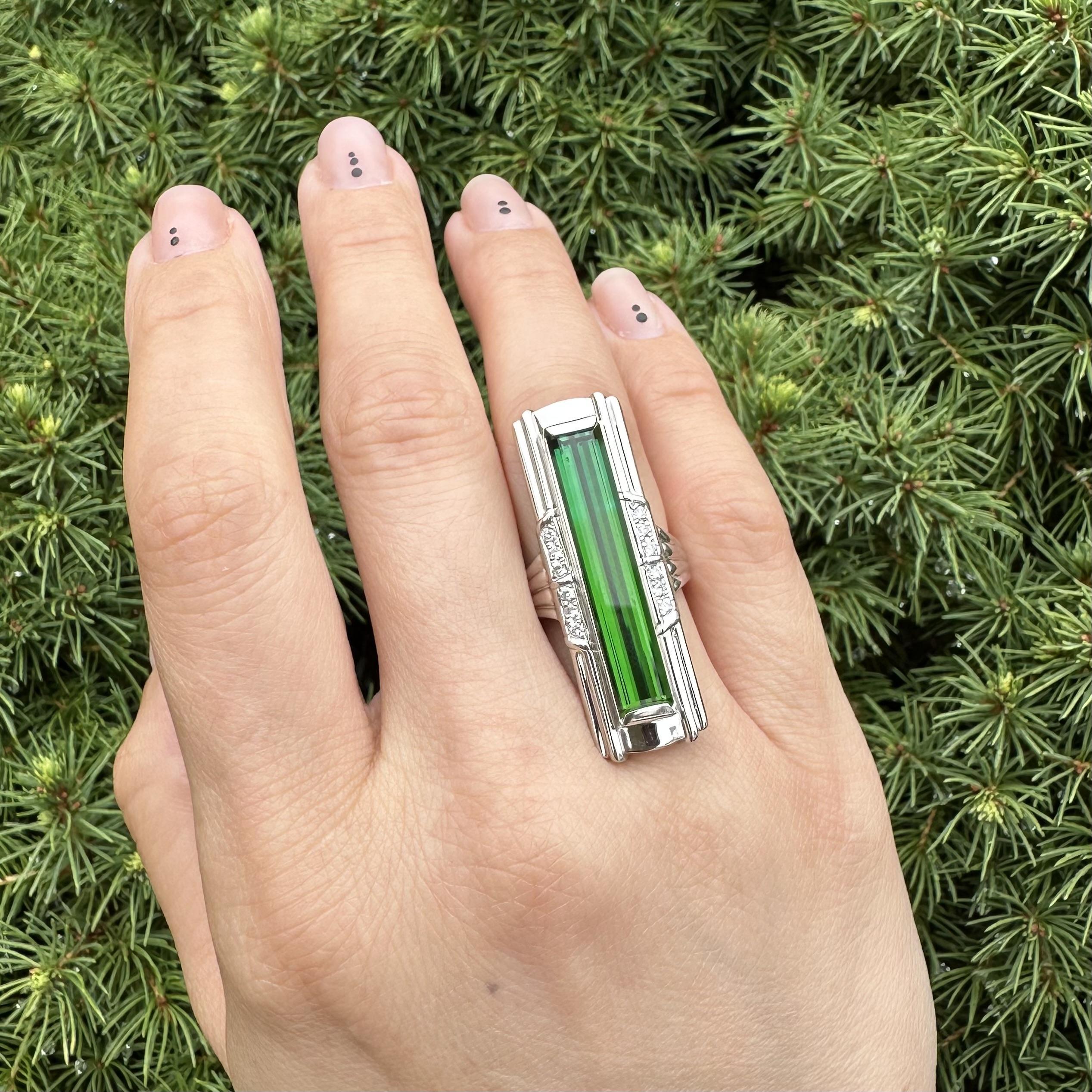 Anello in platino pesante GIA 9,03ct rettangolare lungo con tormalina Greene & Greene e diamanti in vendita 3