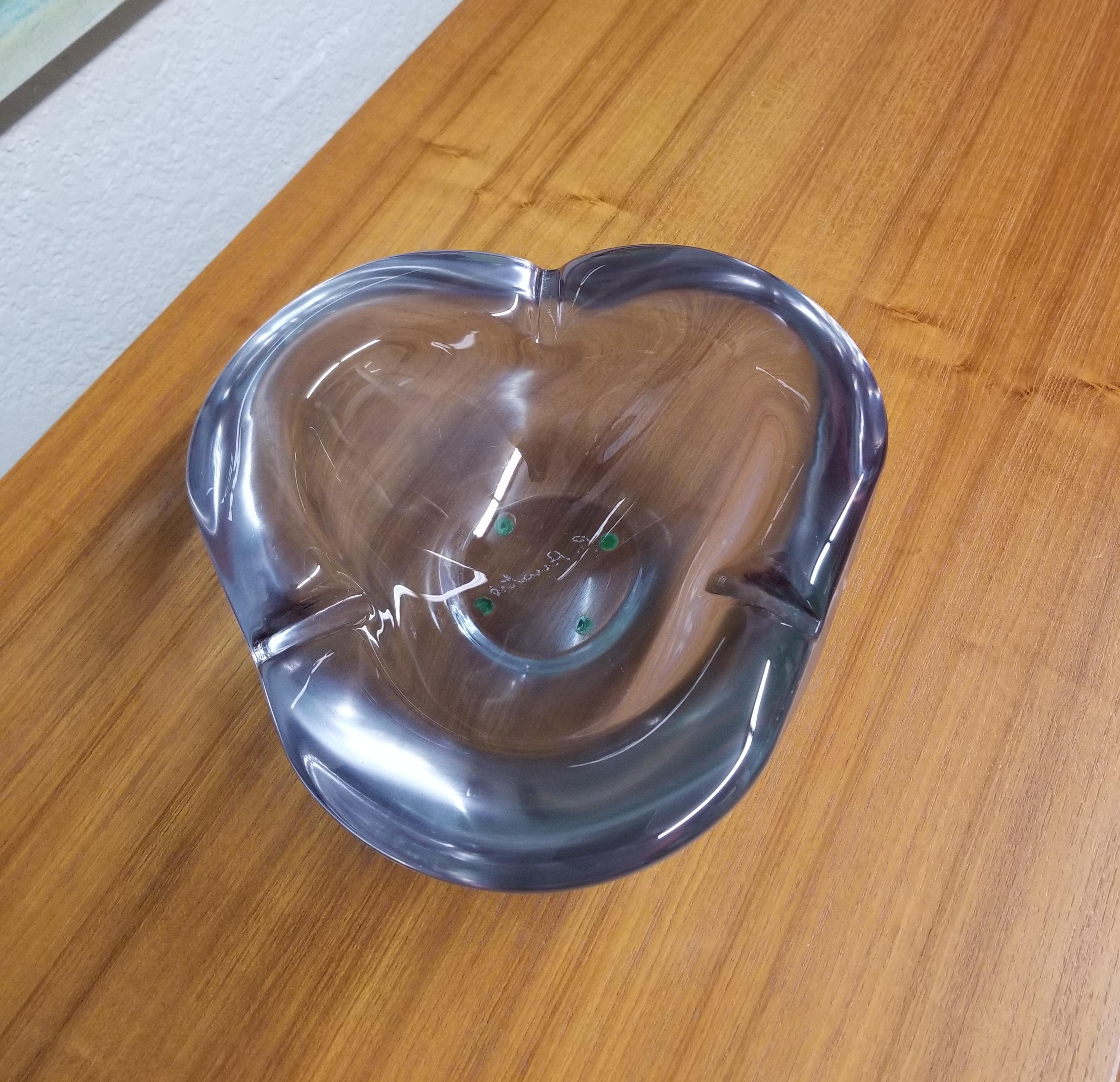 Schwerer Aschenbecher aus lila Murano-Glas von Renato Anatrà (Italienisch) im Angebot
