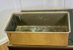Heavy Quality Brass Planter A lovely piece made in cast Brass