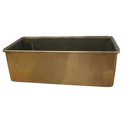 Heavy Quality Brass Planter  A lovely piece made in cast Brass  
