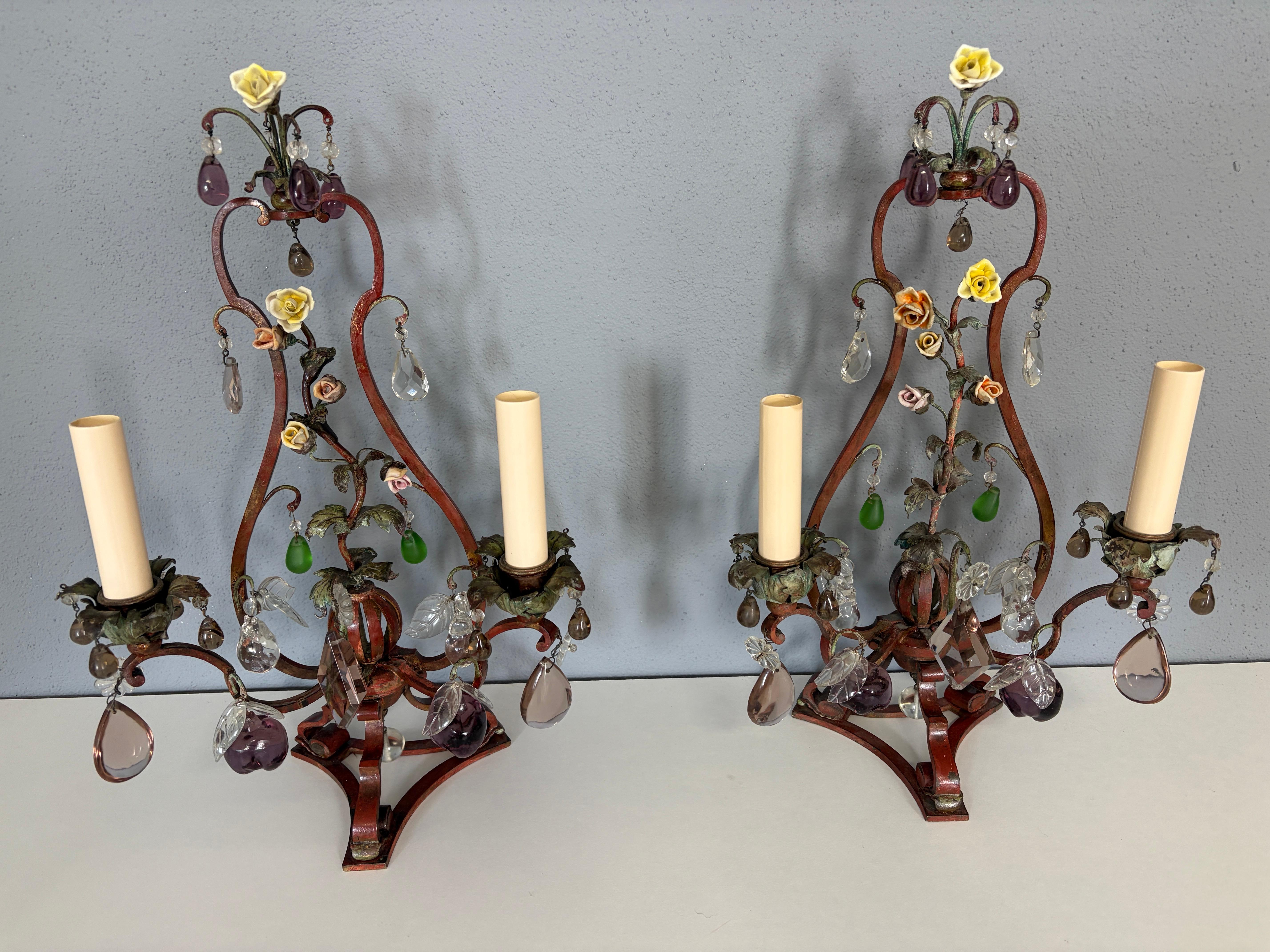 Verre de Murano Lampes à gouttes Murano avec abat-jour, lourdes roses rouges et pommes, Italie, CIRCA 1900 en vente