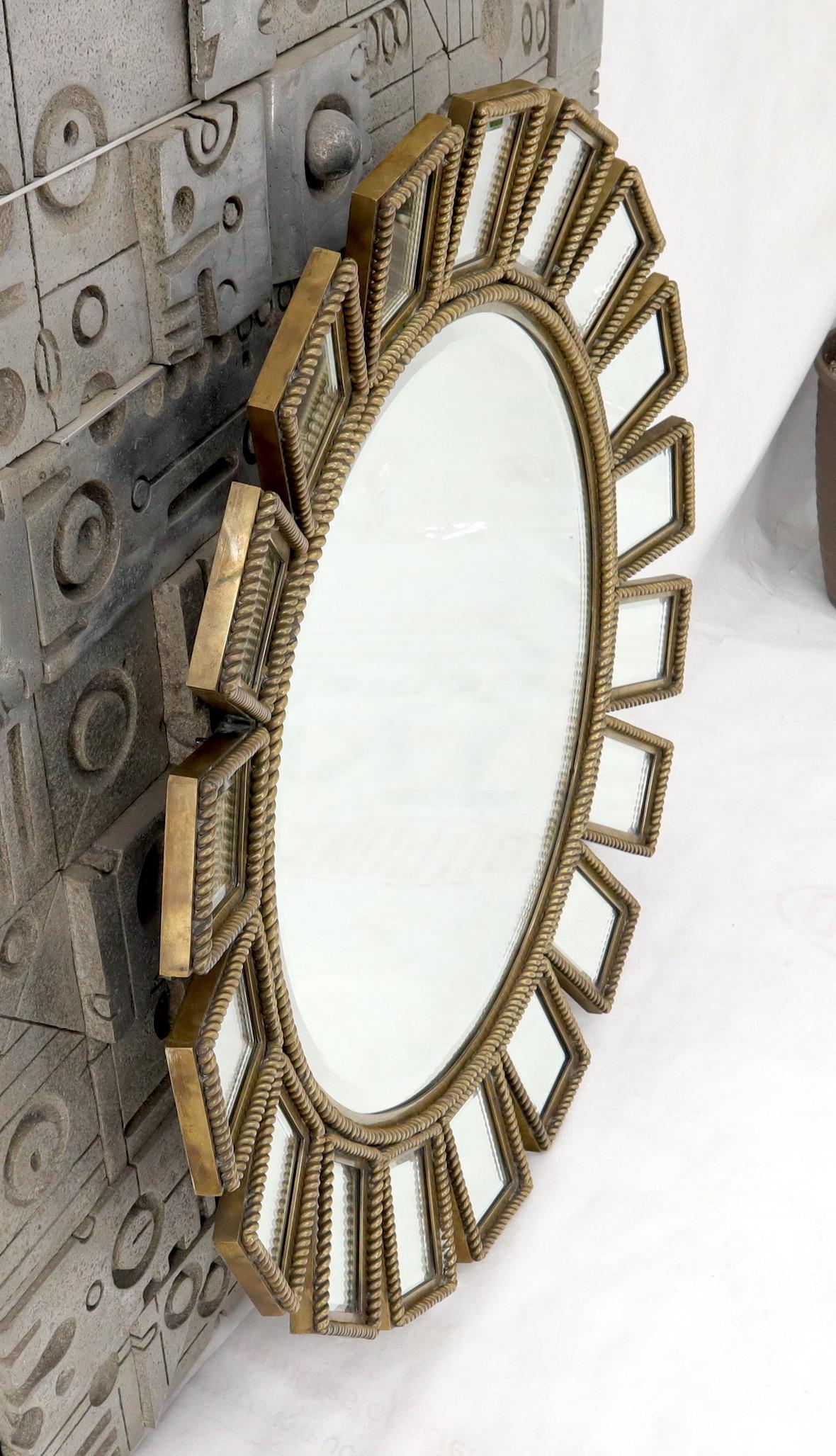 Mid-Century Modern Miroir mural rond lourd en laiton ou en bronze Sunburst avec bords en corde en vente