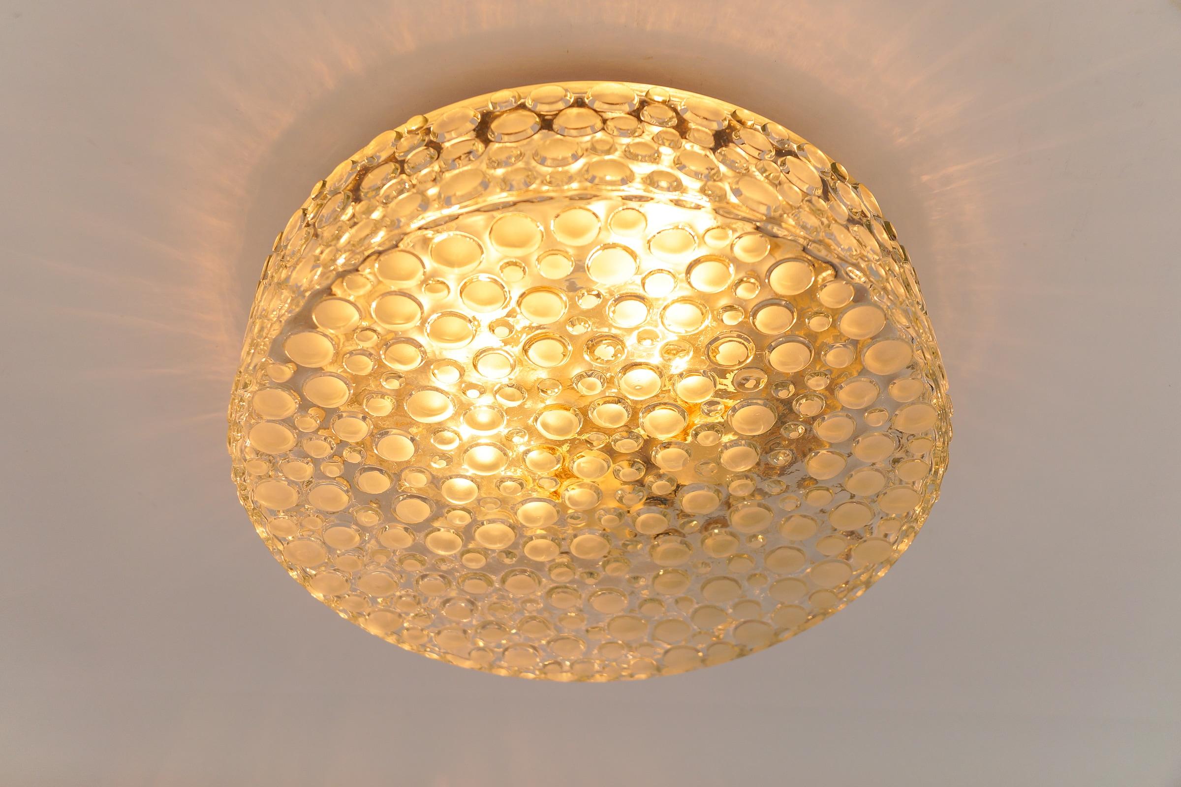 Metallo Lampada da incasso o da parete a bolla in vetro trasparente e satinato, anni '60 in vendita
