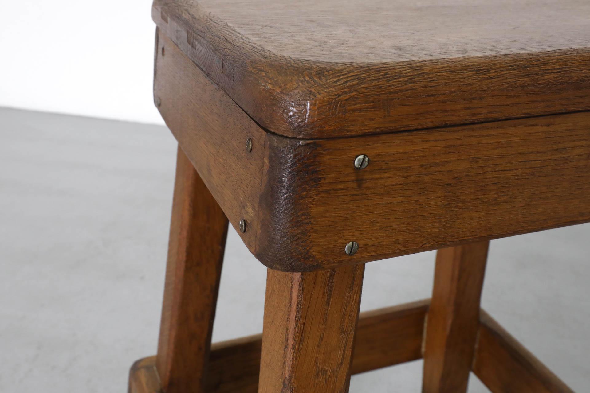 Einzelne schwere rustikale Eiche Brutalist Bar Höhe Hocker im Angebot 9