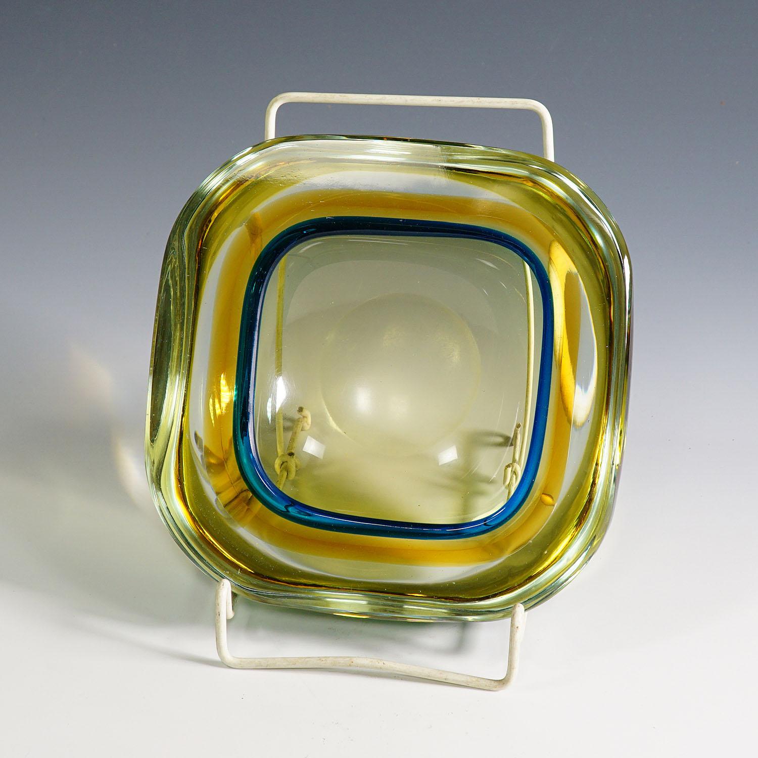 Heavy Seguso Vetri d'Arte 'Attr.' Murano Art Glass Bowl 1950s In Good Condition For Sale In Berghuelen, DE