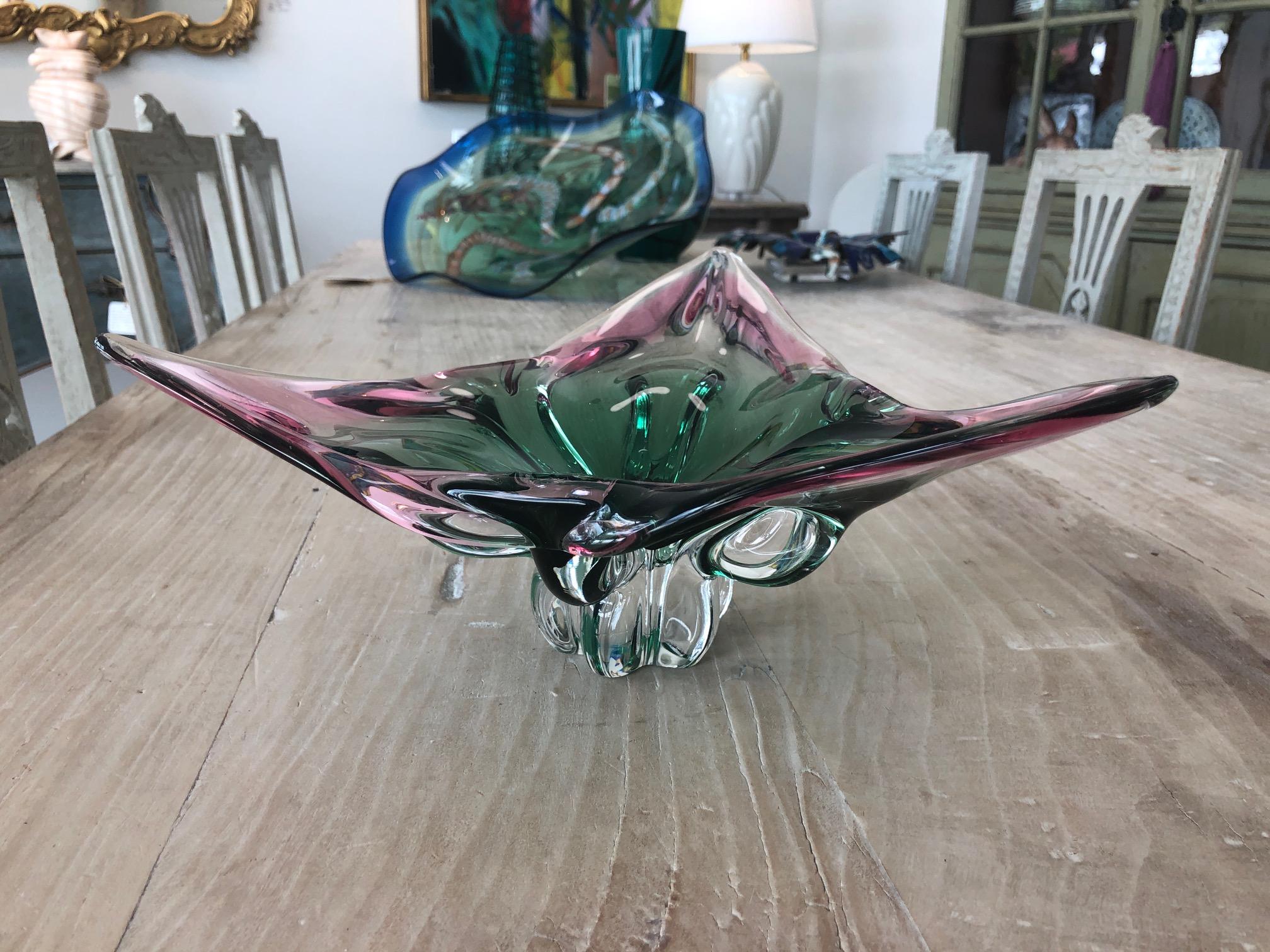 Mid-Century Modern Heavy Signed 1960s Murano Glass Bowl Triangle-Shaped Green and Pink For Sale