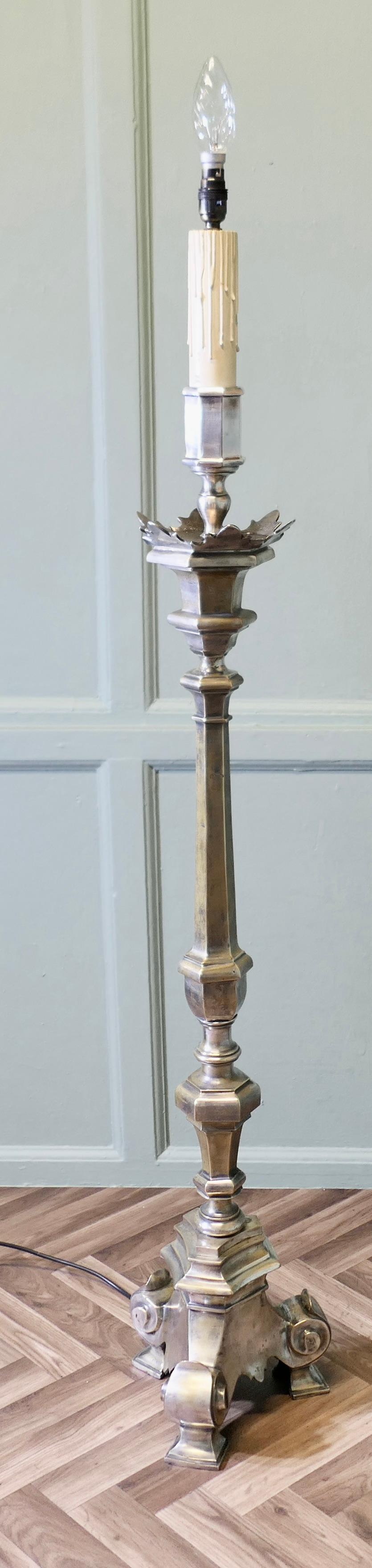 Lampada da terra o standard placcata in argento pesante   Questa lampada è un pezzo statuario in vendita 4