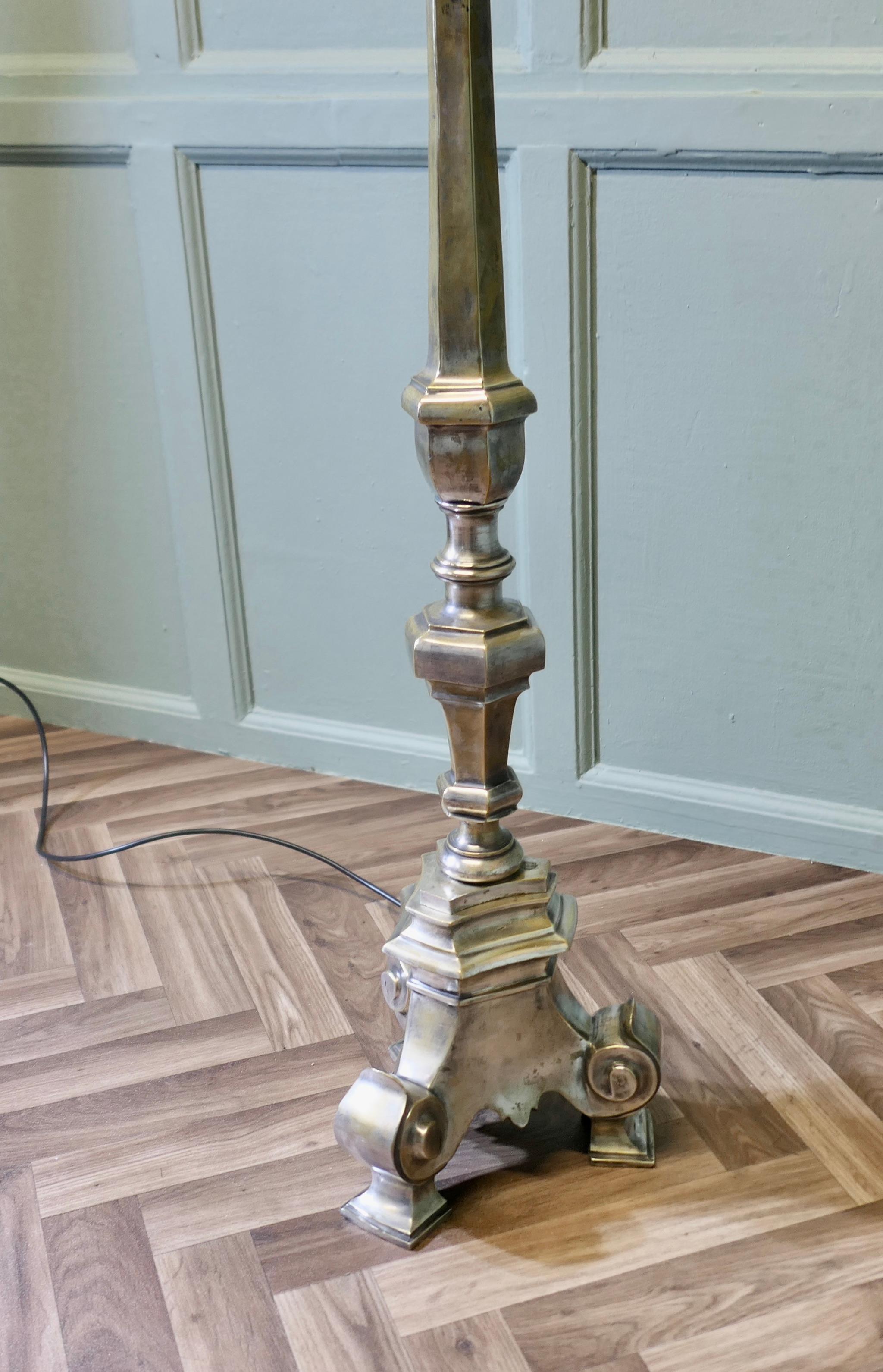Lampada da terra o standard placcata in argento pesante   Questa lampada è un pezzo statuario in vendita 2