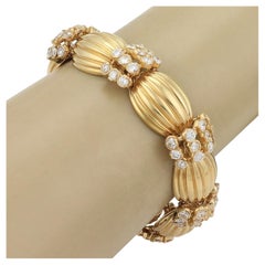 Armband aus massivem 18 Karat Gelbgold mit 9,00 Karat Diamanten, gerippt