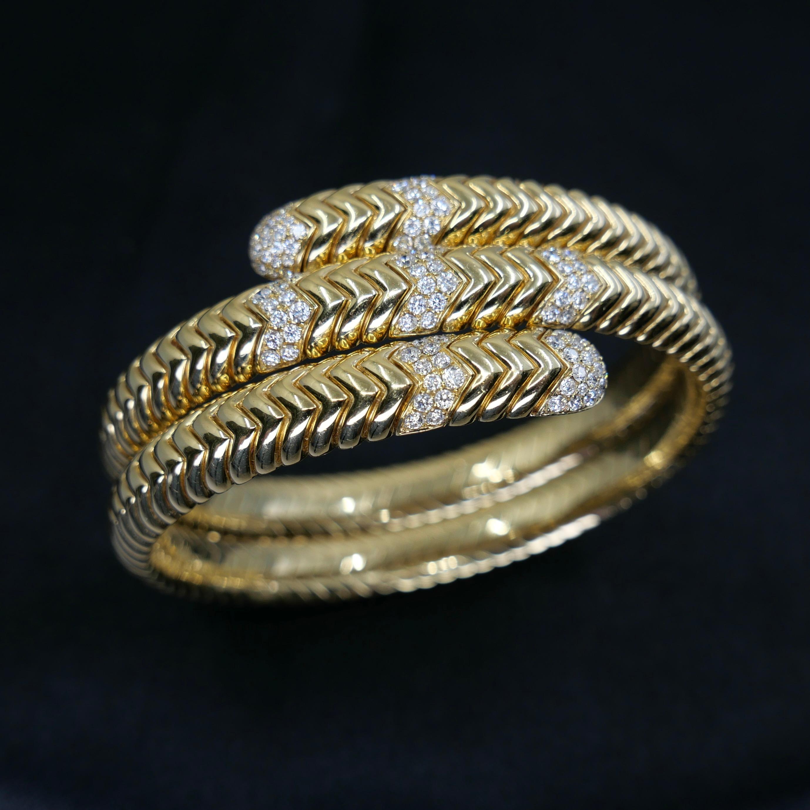 Bracelet serpentin en or jaune 18k et diamants naturels. Pieces de déclaration en vente 4