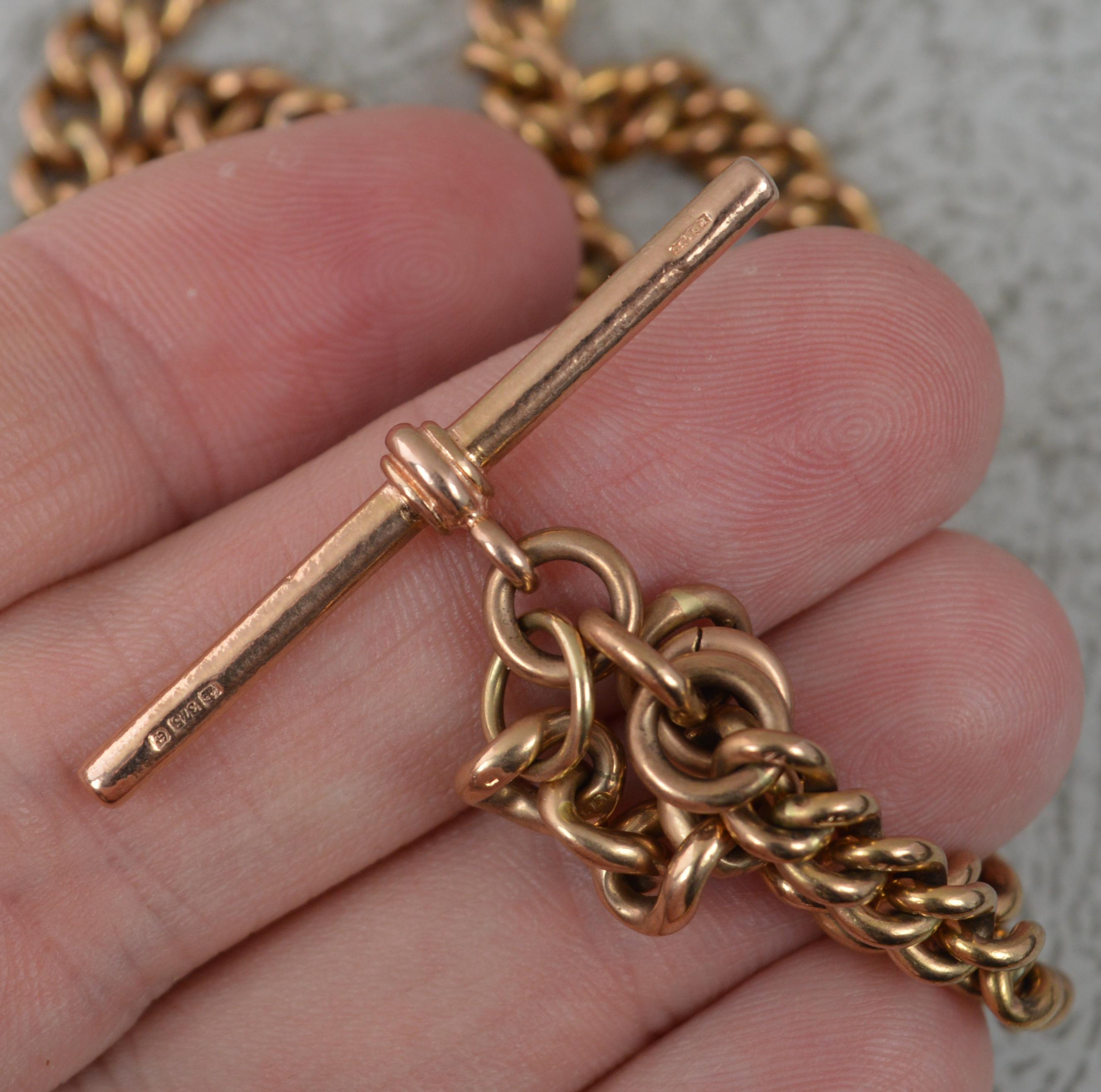 Eine gut gemachte Doppel-Albert-Taschenuhr.
Massives Stück aus 9 Karat Roségold, komplett mit allen Originalteilen, einschließlich Bügel und zwei Karabinerverschlüssen.
Jedes Glied mit einer Punze.
Große Länge, Gewicht und Beispiel.

ZUSTAND ; Sehr