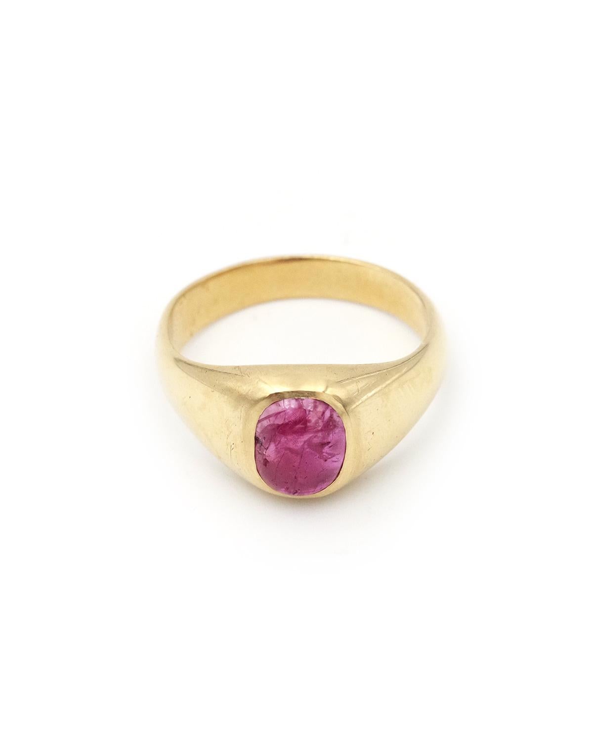 Heavy solid gold ruby cabochon band ring in 18k, Retro ruby ring, man ring In Good Condition For Sale In PARIS, FR