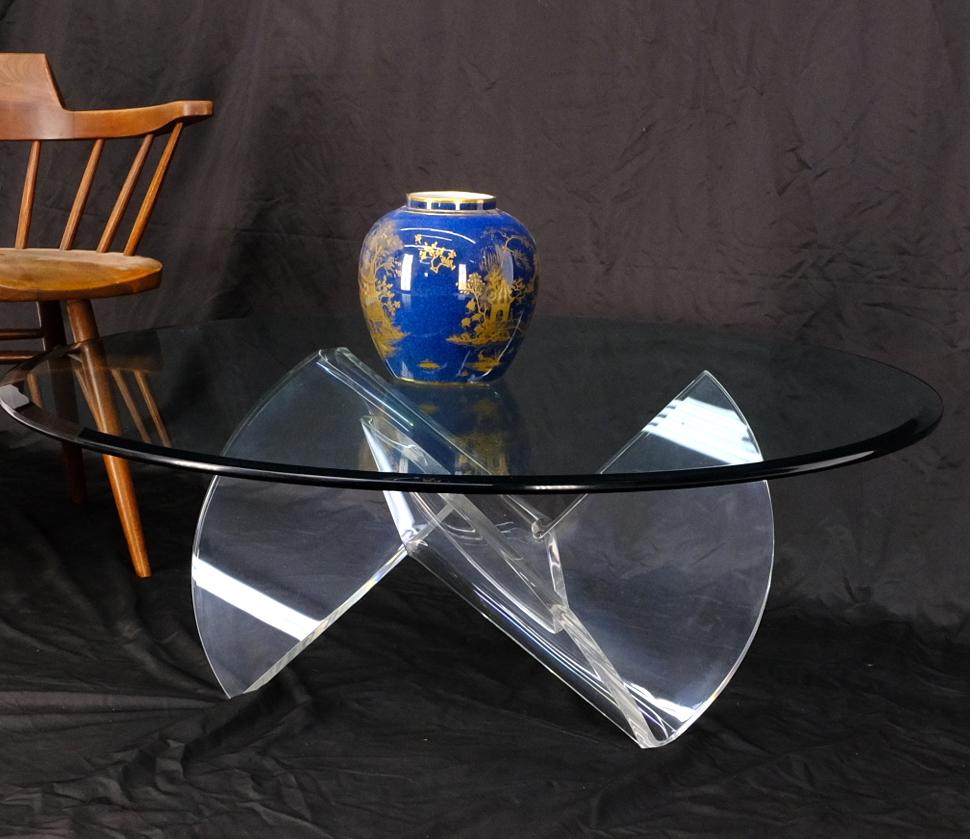 Polished Heavy Thick Bent Lucite Propeller Shape Round Glass Top Coffee Table For Sale