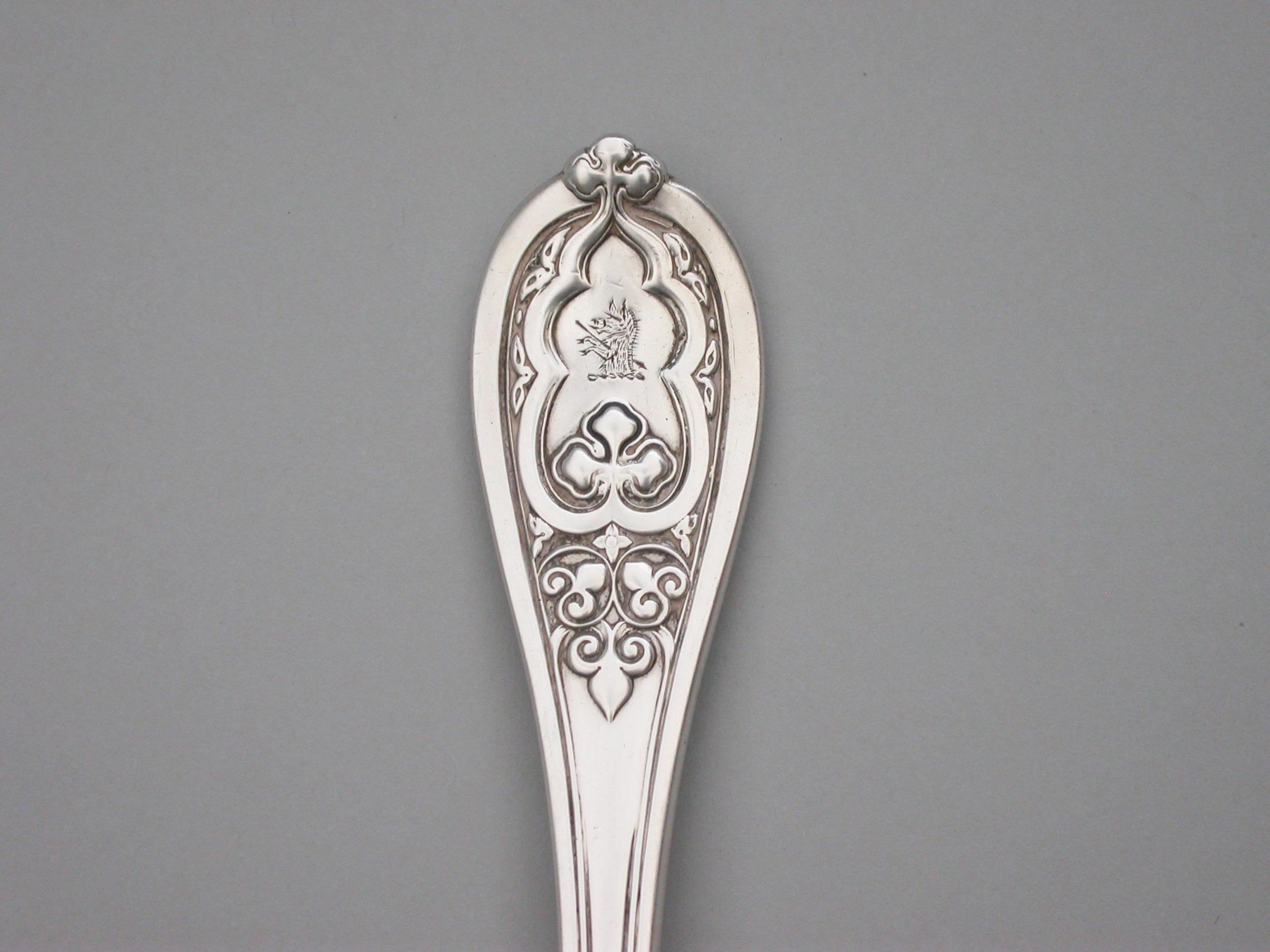 Heavy Victorian Silver 'New Gothic' Pattern Stilton Cheese Scoop, 1868 In Good Condition In Sittingbourne, Kent