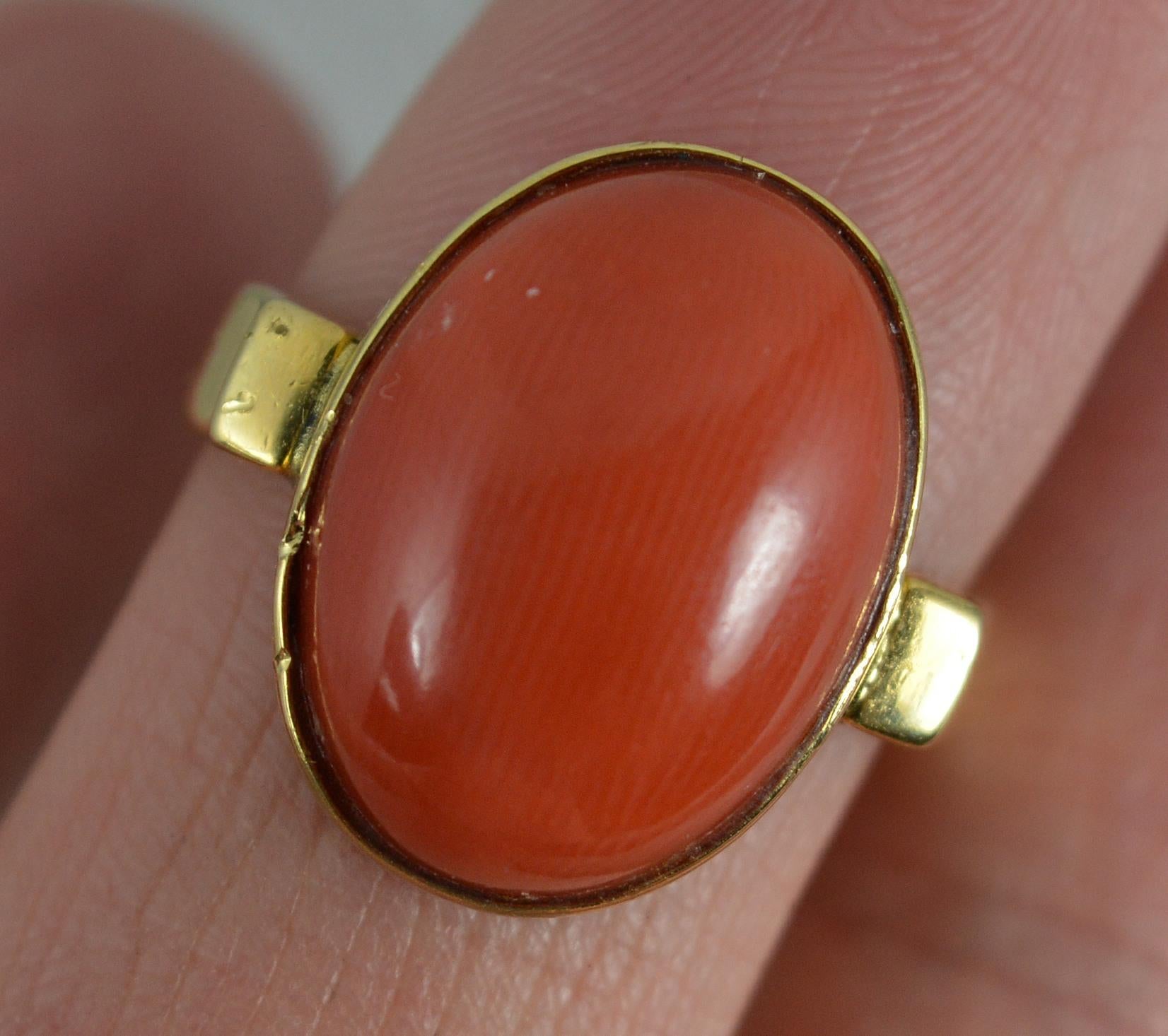 Heavy Vintage 18 Carat Gold and Single Coral Solitaire Statement Ring 3
